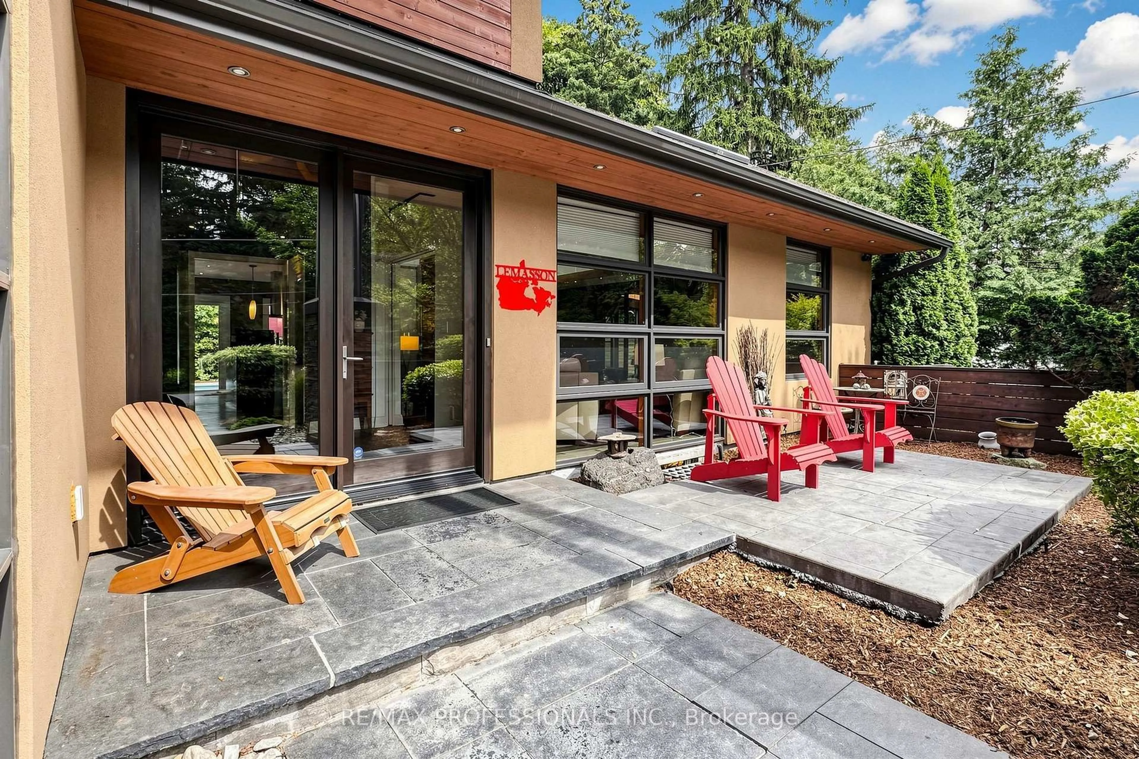 Patio, unknown for 9 Annis Rd, Toronto Ontario M1M 2Y8