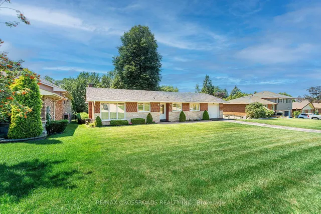166 Elizabeth Cres, Whitby 2