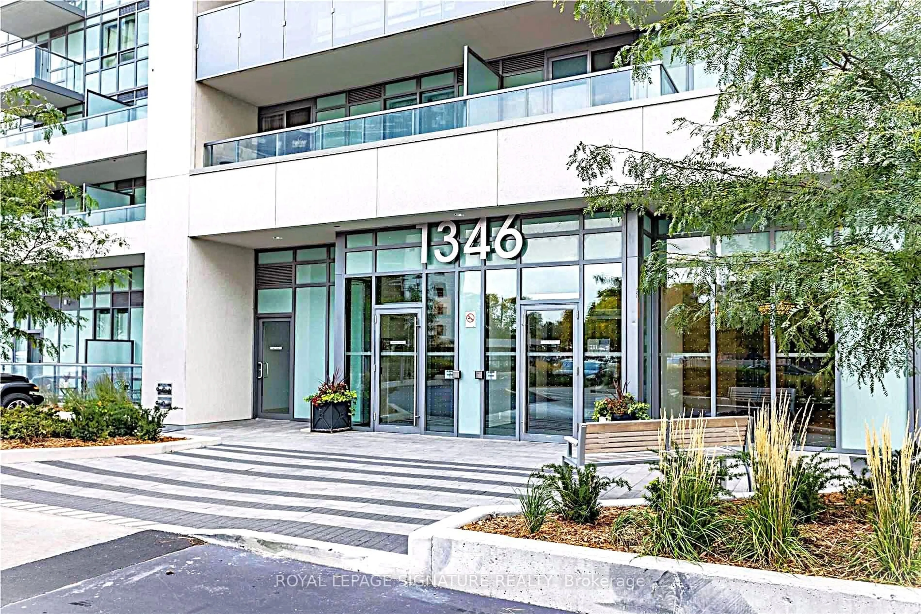 Indoor foyer for 1346 Danforth Rd #812, Toronto Ontario M1J 0A9