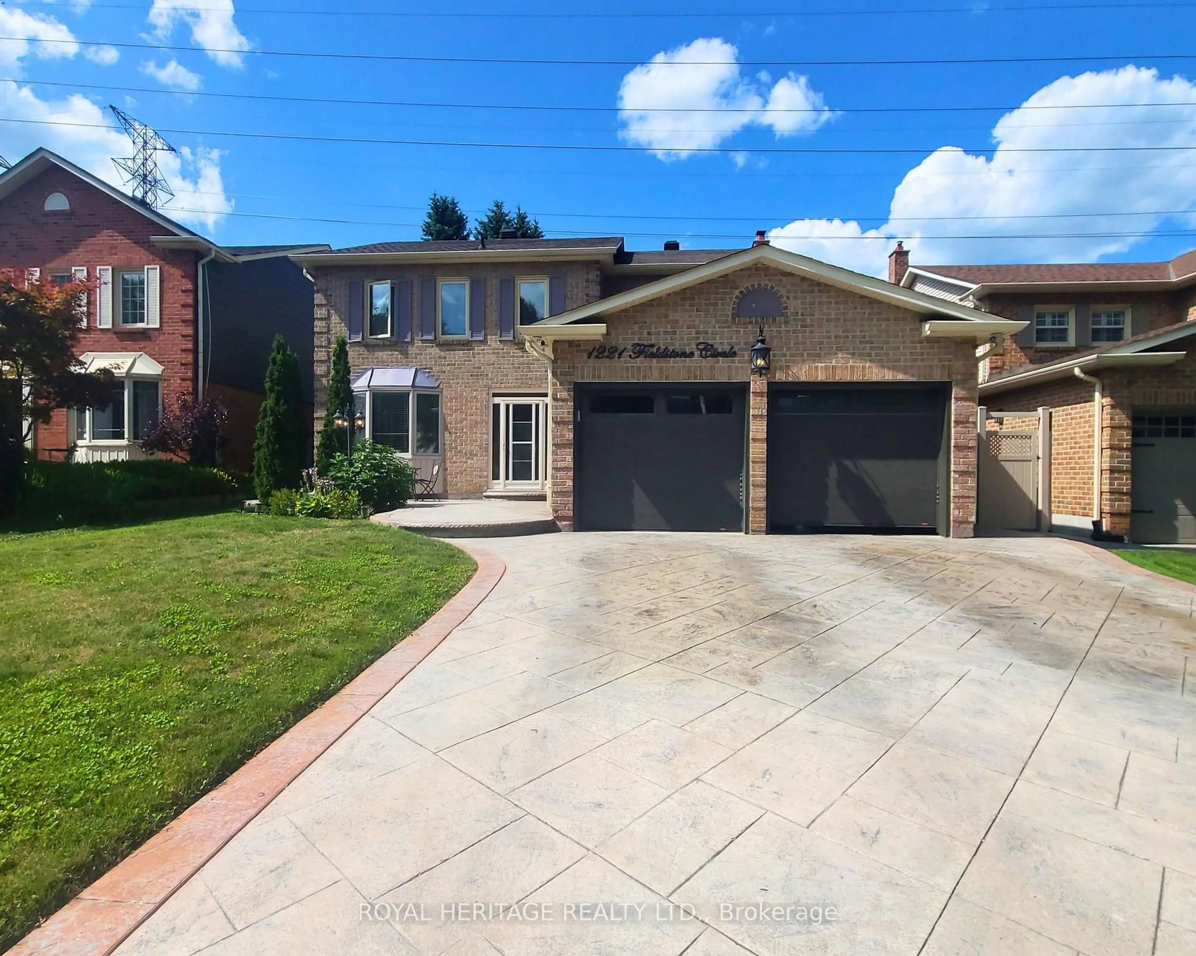 Home with brick exterior material, street for 1221 Fieldstone Circ, Pickering Ontario L1X 1B9