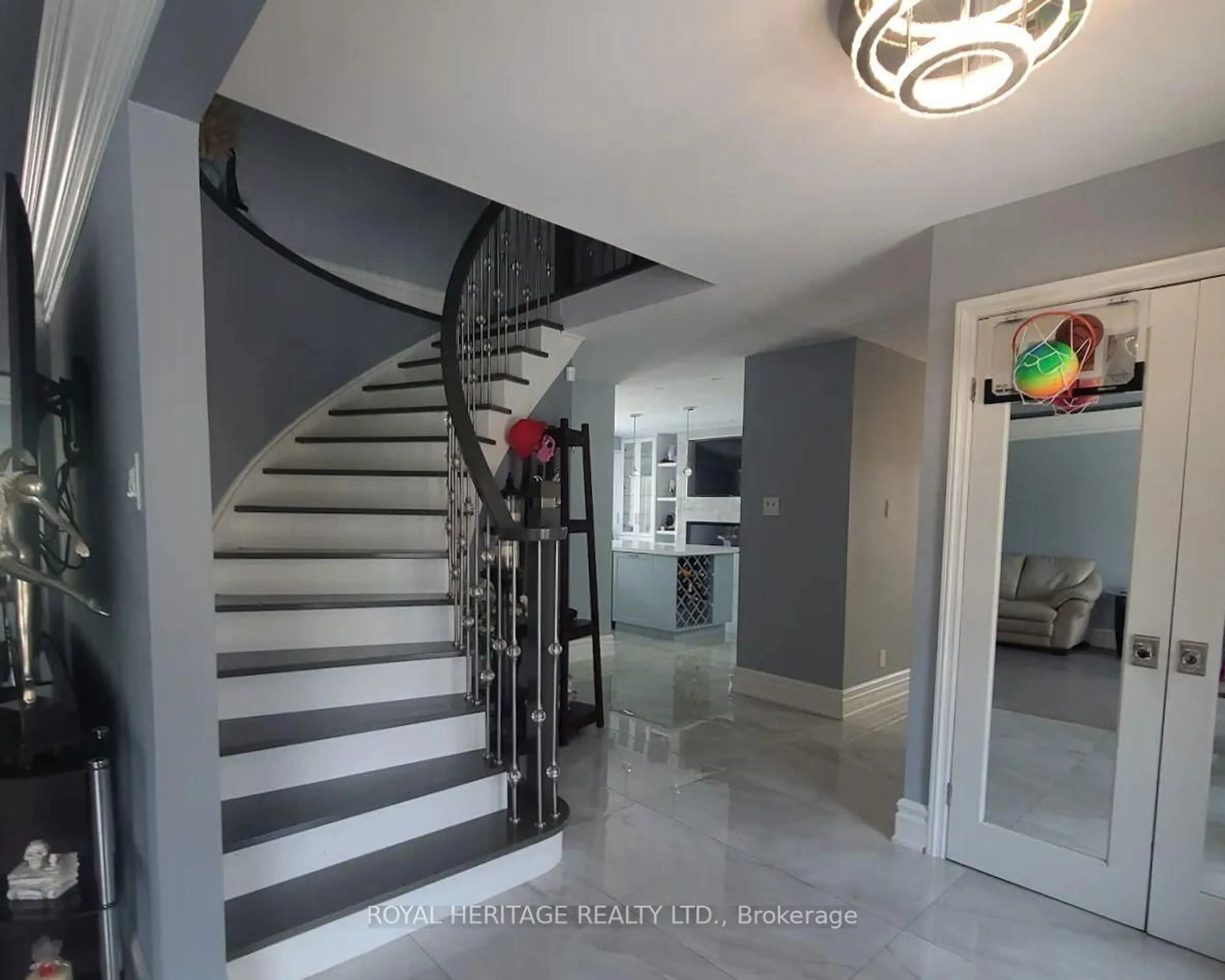 Unknown for 1221 Fieldstone Circ, Pickering Ontario L1X 1B9