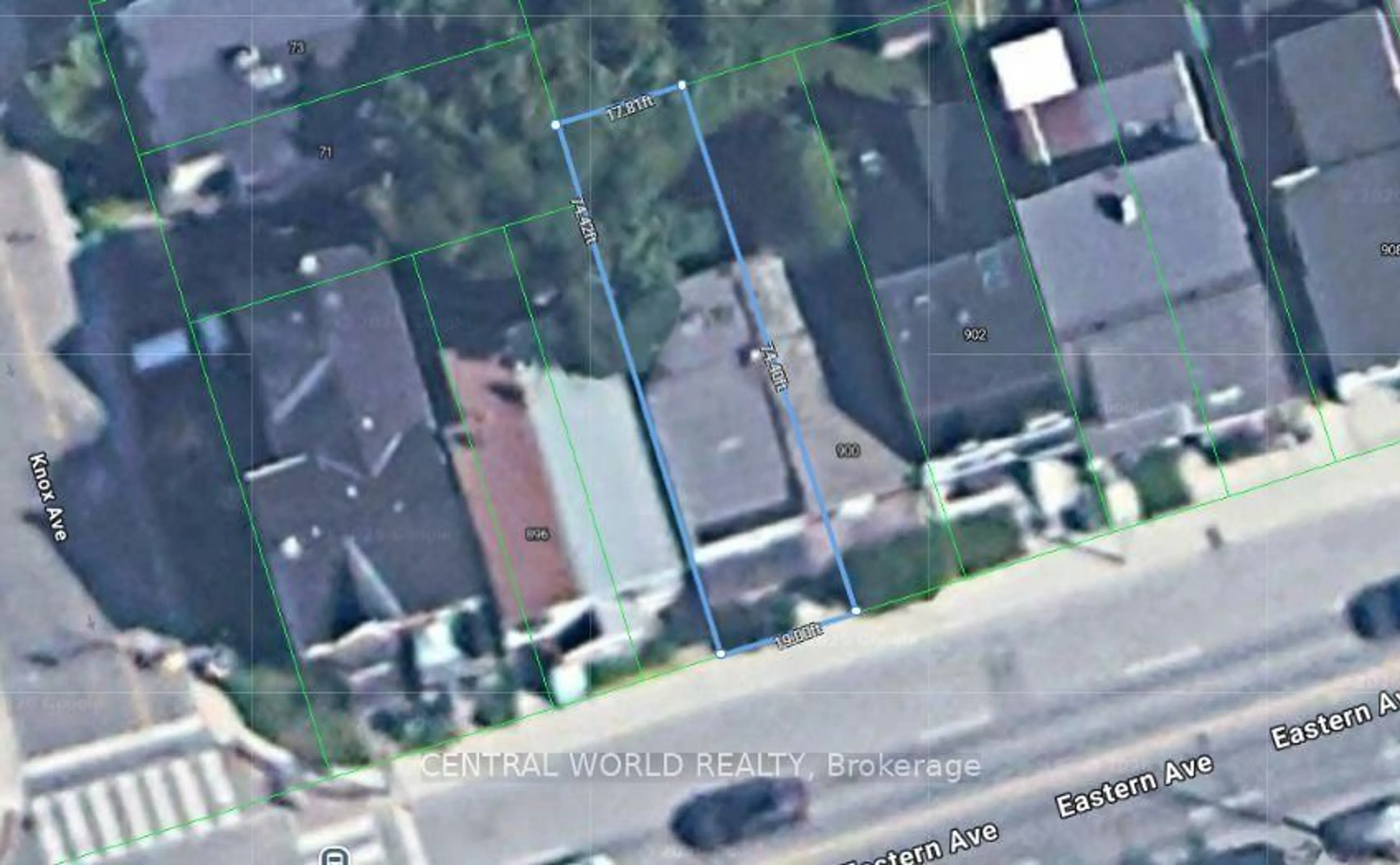 A pic from outside/outdoor area/front of a property/back of a property/a pic from drone, street for 898 Eastern Ave, Toronto Ontario M4L 1A4