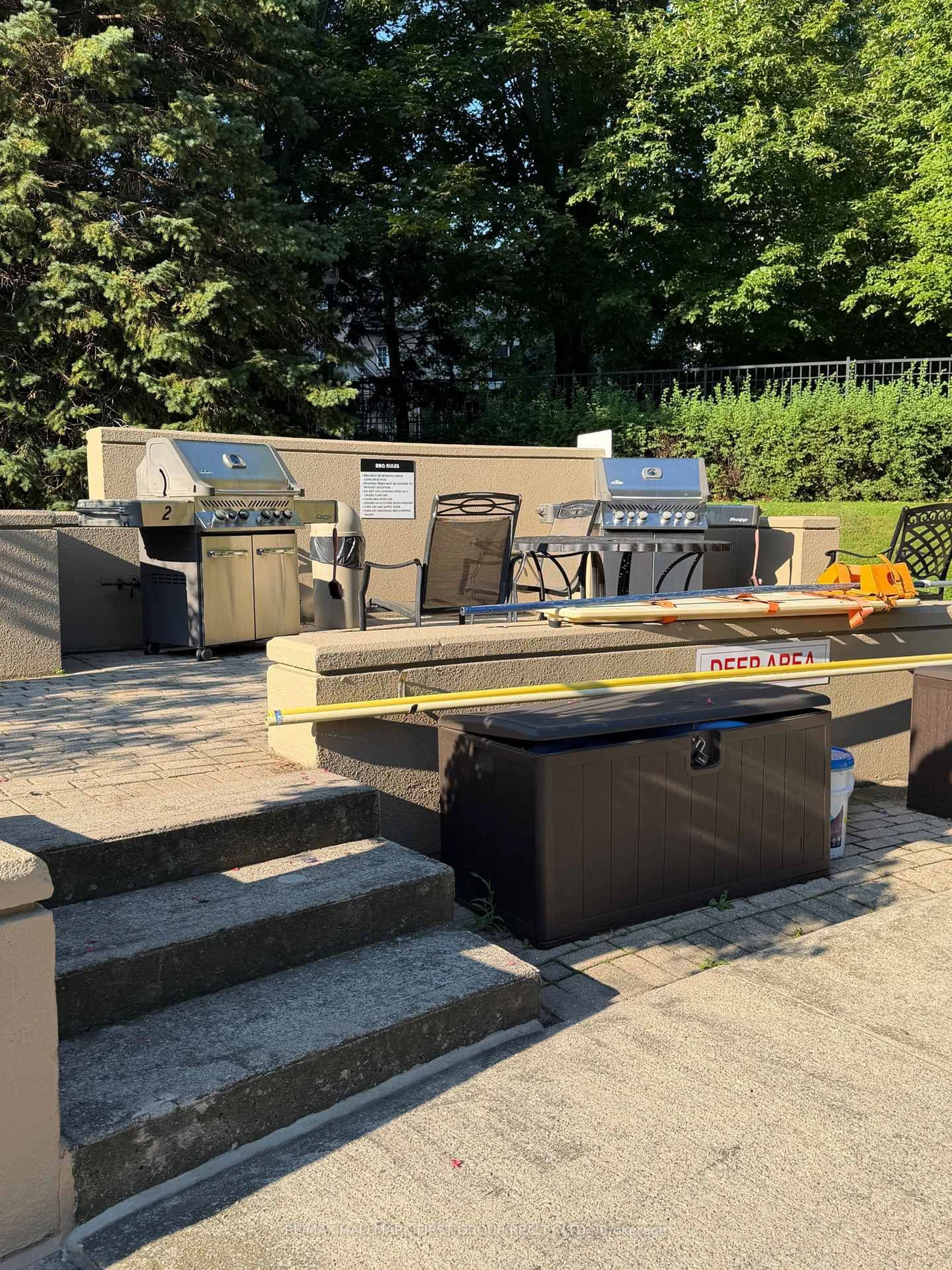 Patio, street for 1880 Valley Farm Rd #1132, Pickering Ontario L1V 6B3
