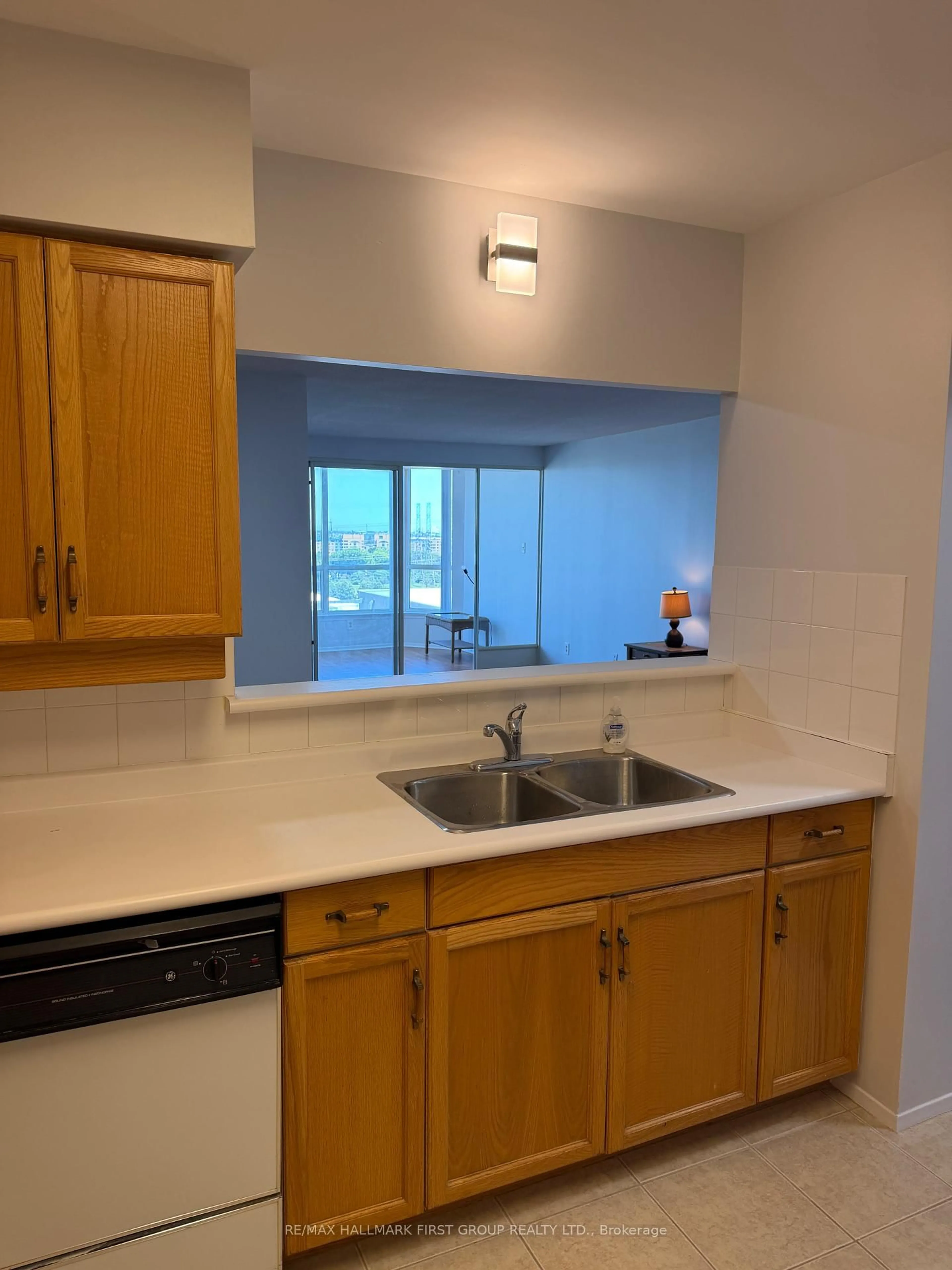 Standard kitchen, unknown for 1880 Valley Farm Rd #1132, Pickering Ontario L1V 6B3