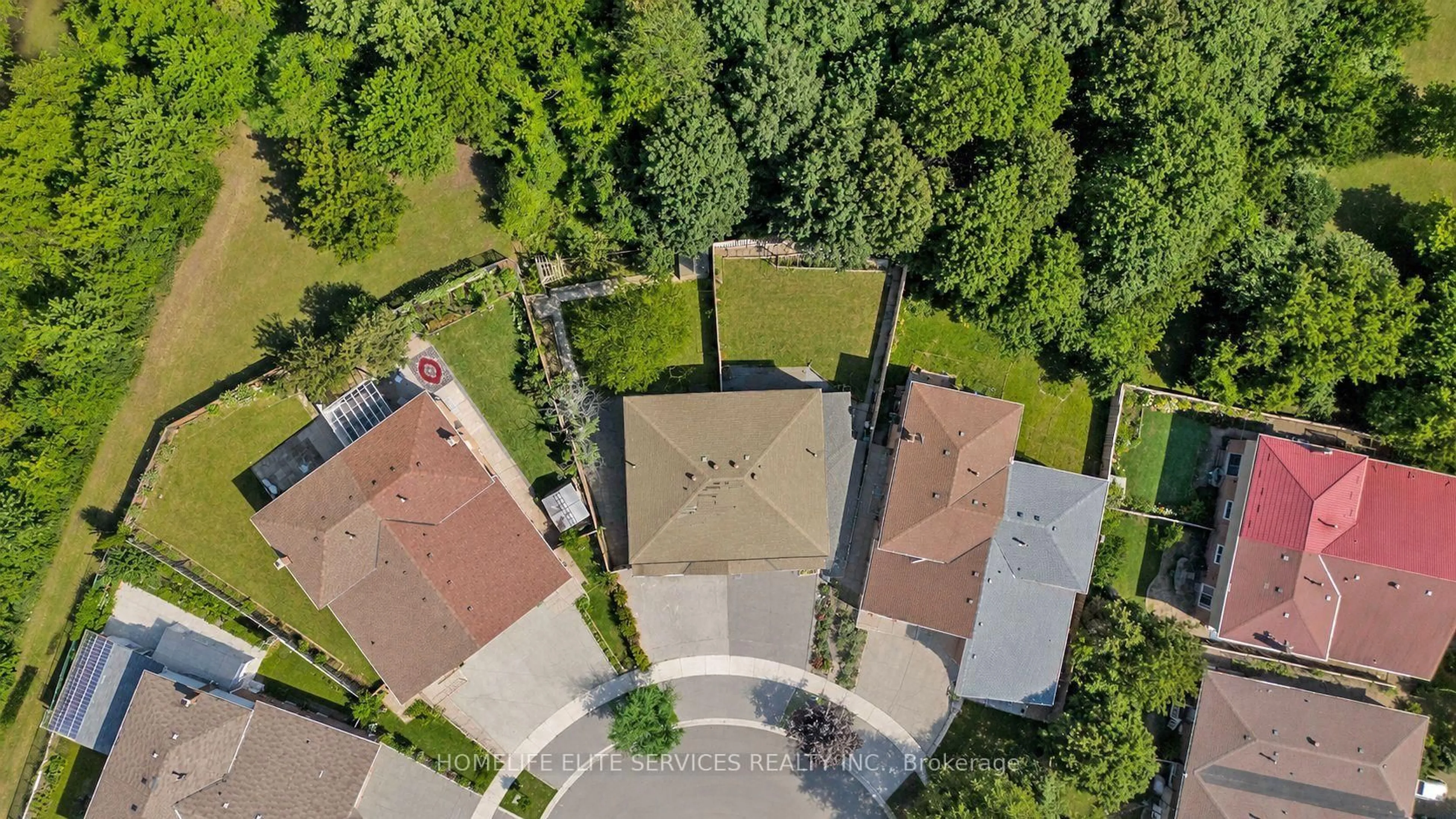 A pic from outside/outdoor area/front of a property/back of a property/a pic from drone, city buildings view from balcony for 44 Greenhedges Crt, Toronto Ontario M1B 1T2