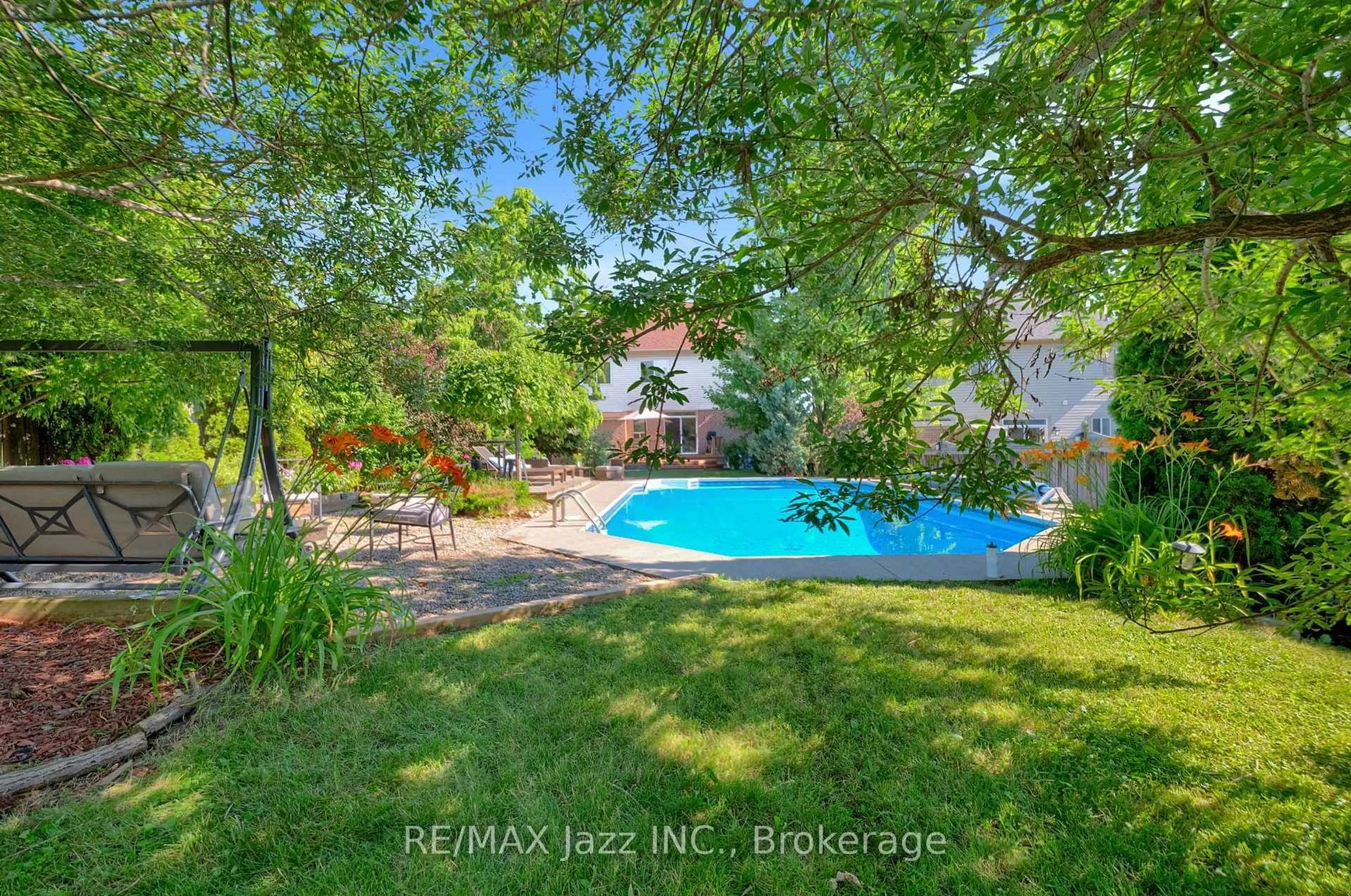 Pool for 1098 Keswick Crt, Oshawa Ontario L1K 2V2