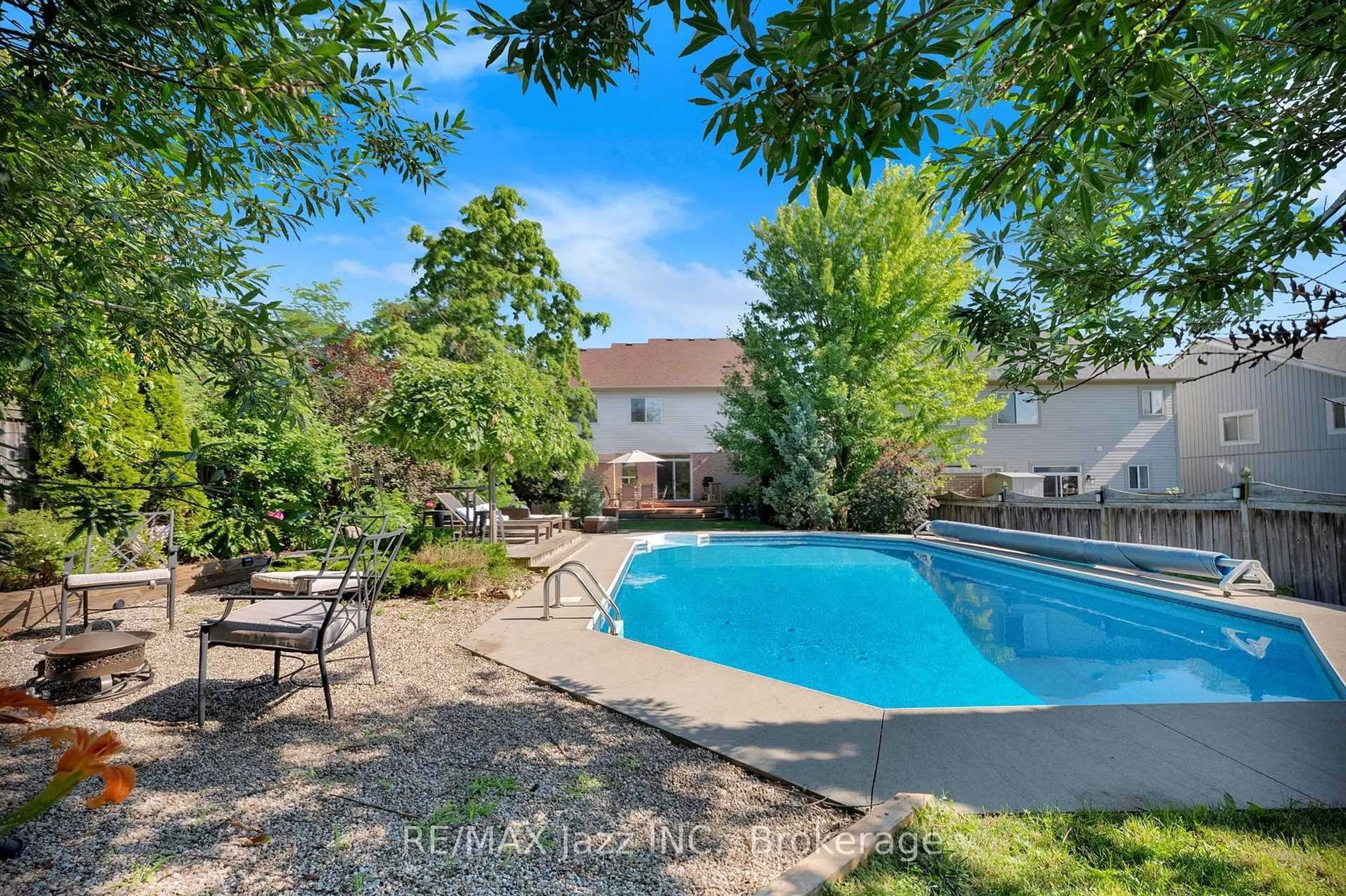 Pool for 1098 Keswick Crt, Oshawa Ontario L1K 2V2