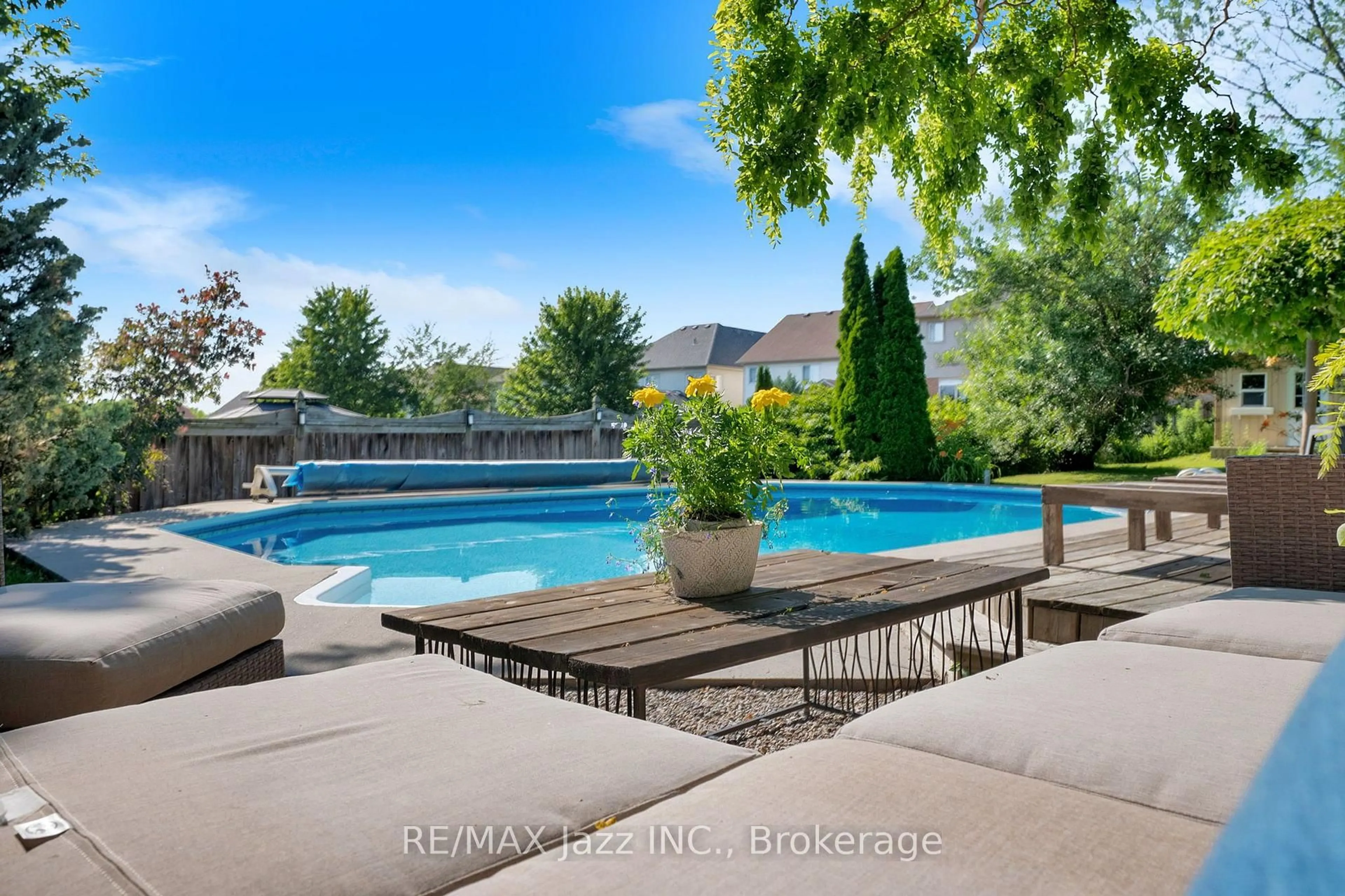 Pool for 1098 Keswick Crt, Oshawa Ontario L1K 2V2