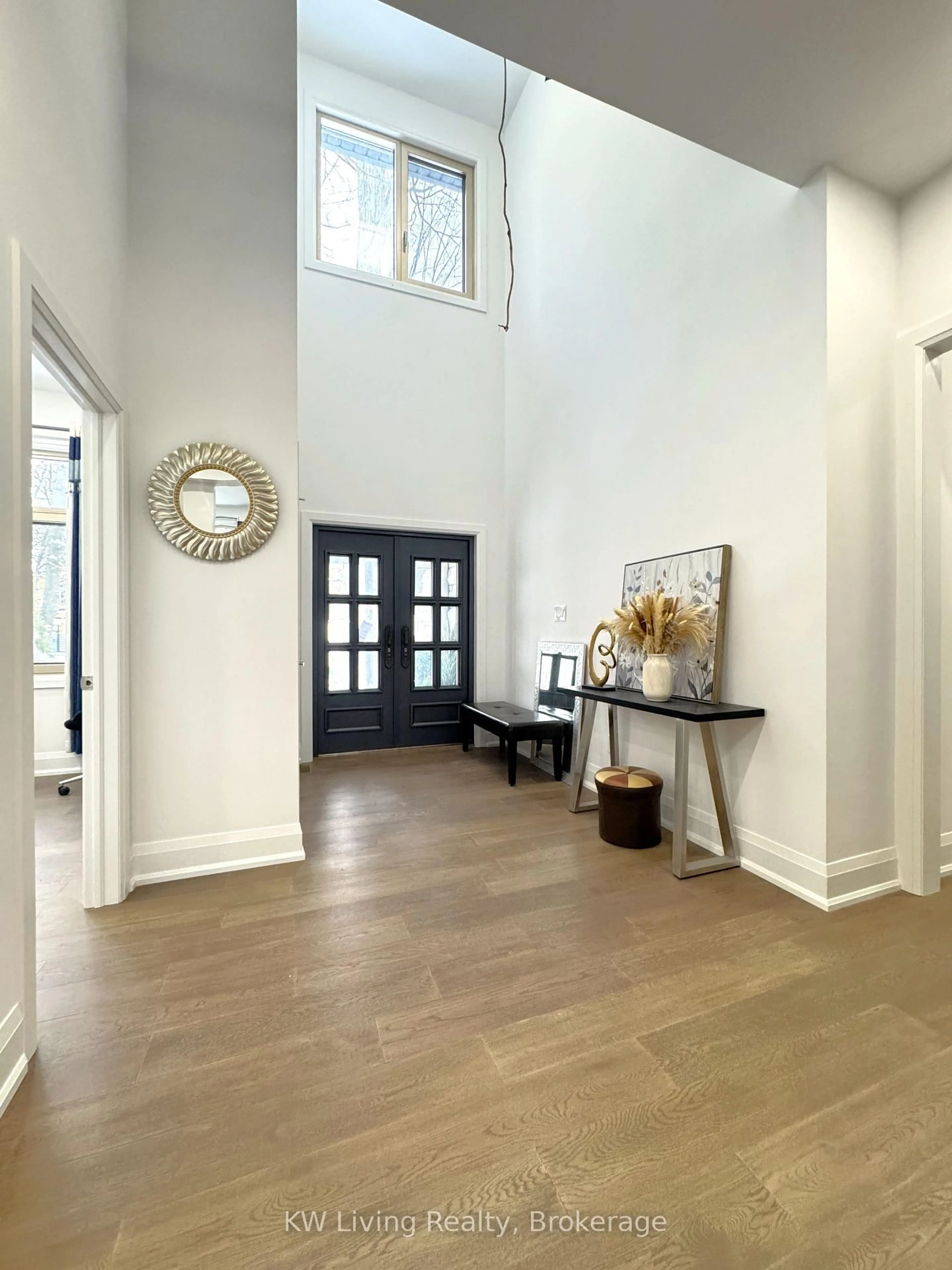 Indoor entryway for 5 Todd Rd, Toronto Ontario M1S 2J9