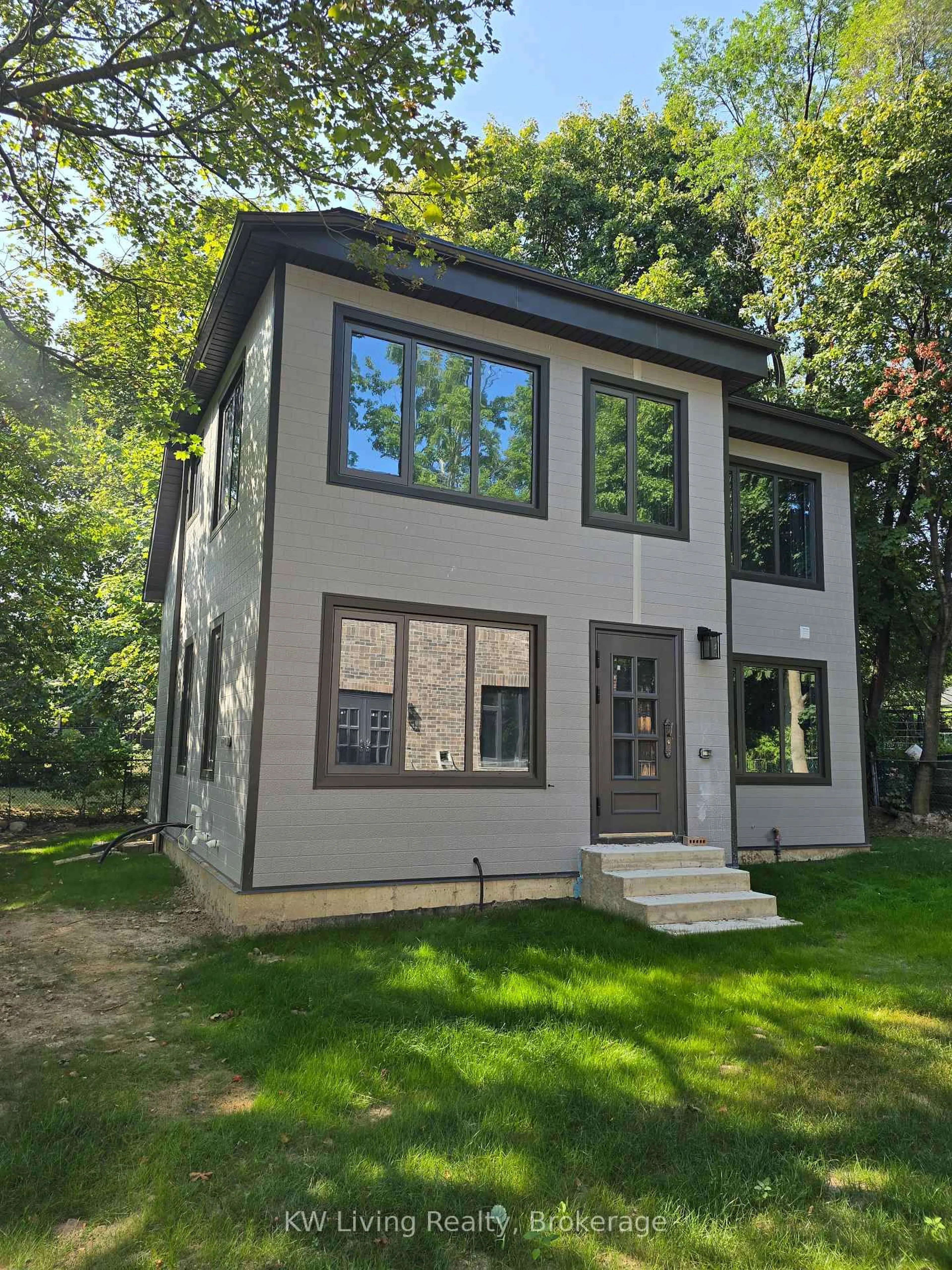 Home with vinyl exterior material, building for 5 Todd Rd, Toronto Ontario M1S 2J9