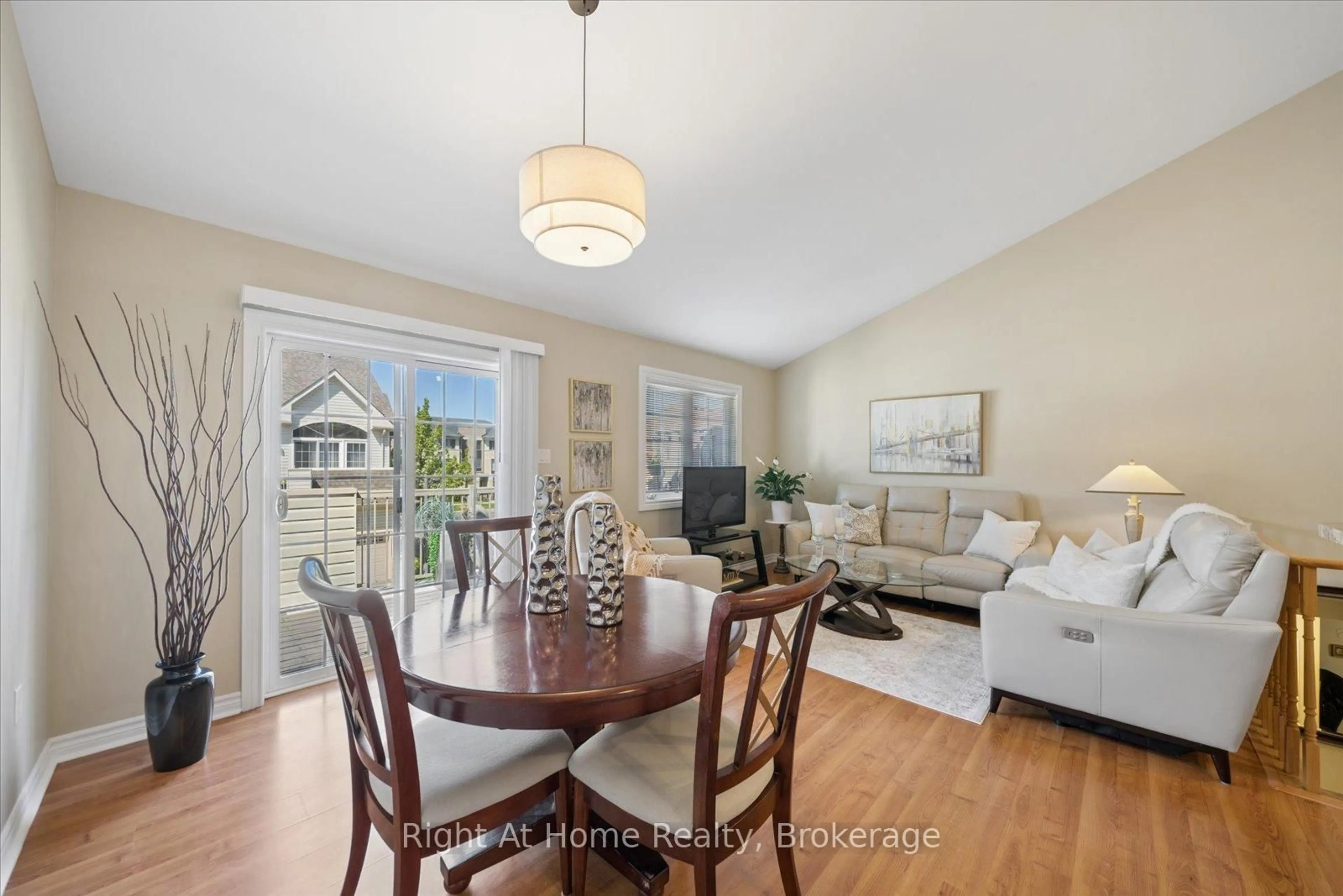 Dining room, wood/laminate floor for 17 Wicker Park Way, Whitby Ontario L1R 0C8