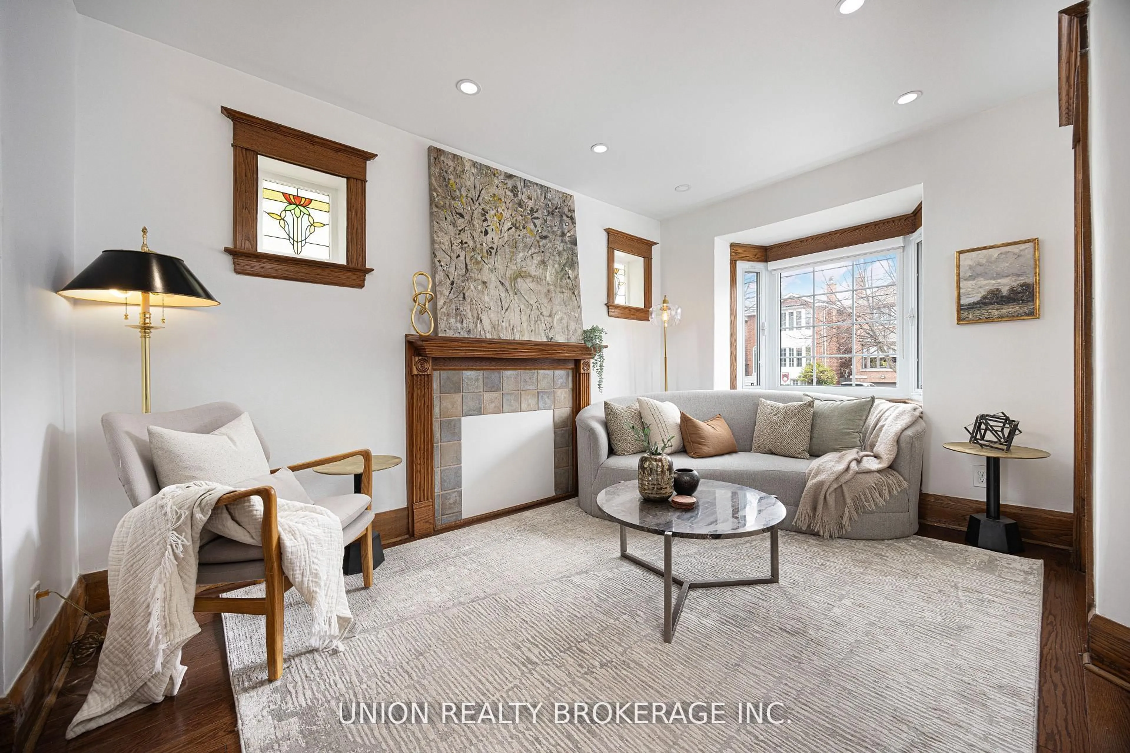 Living room with furniture, unknown for 154 Blantyre Ave, Toronto Ontario M1N 2R5