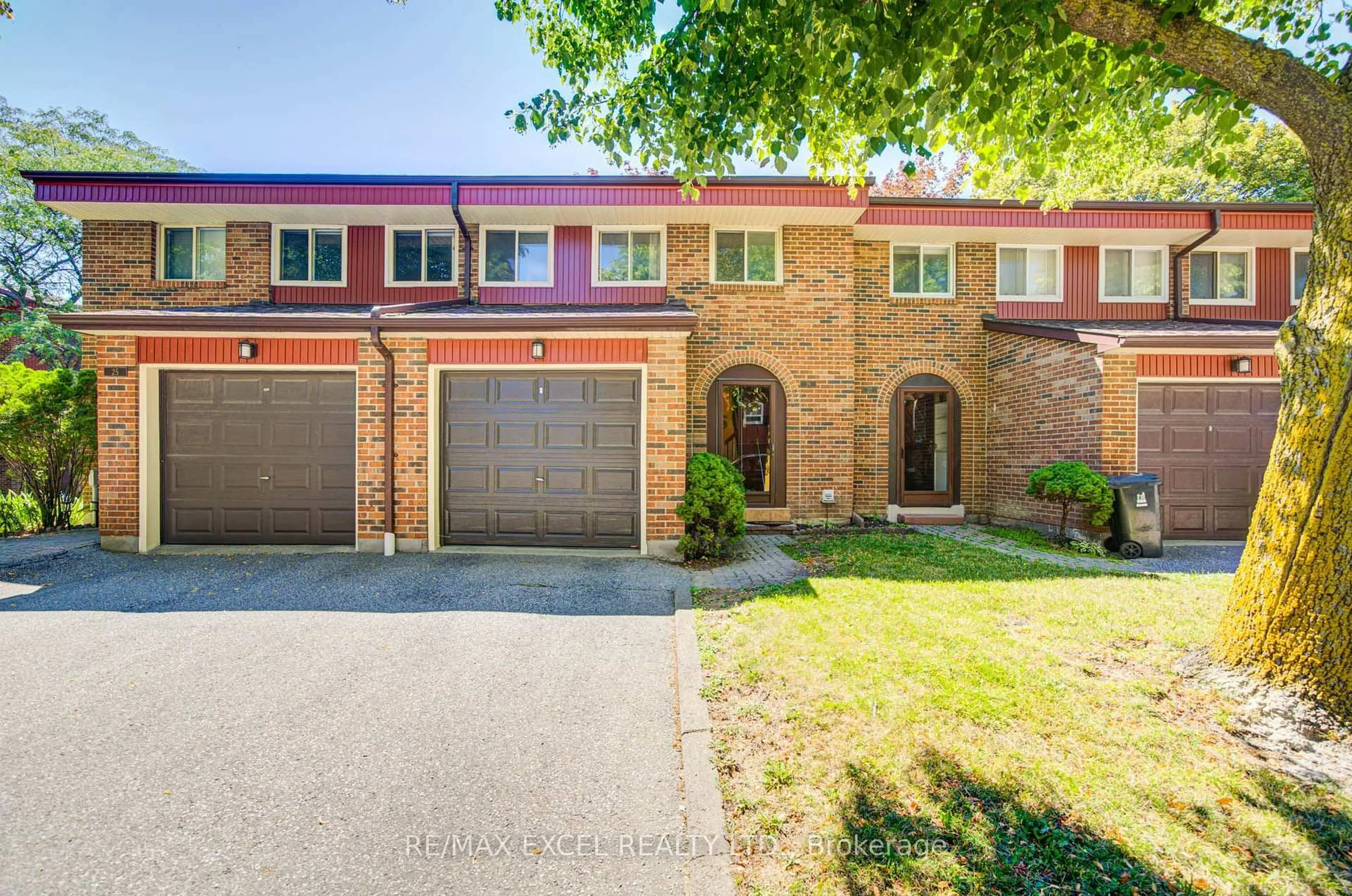 A pic from outside/outdoor area/front of a property/back of a property/a pic from drone, street for 3000 Midland Ave #26, Toronto Ontario M1S 3T1