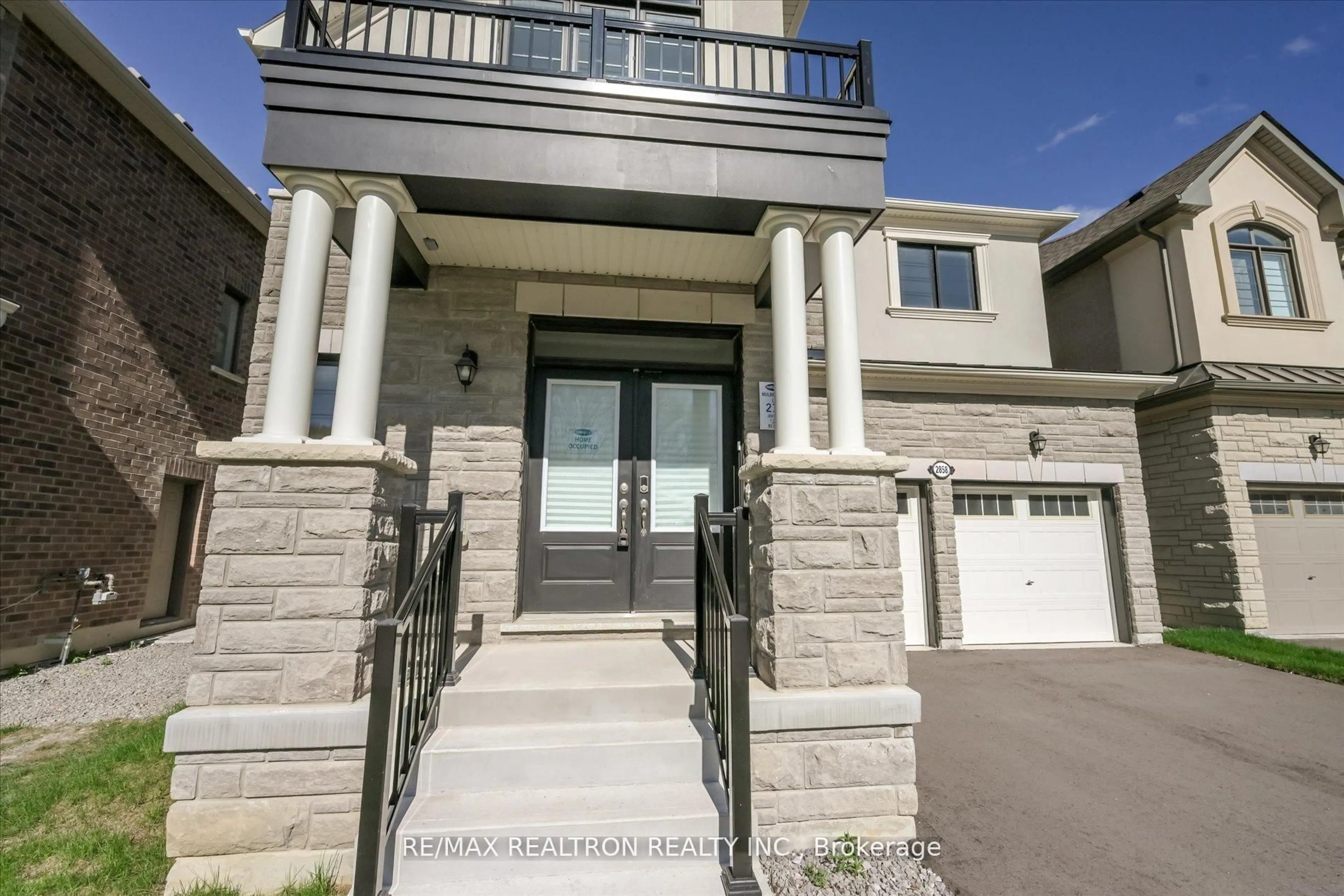 Unknown for 2858 Foxden Sq, Pickering Ontario L1X 0N9