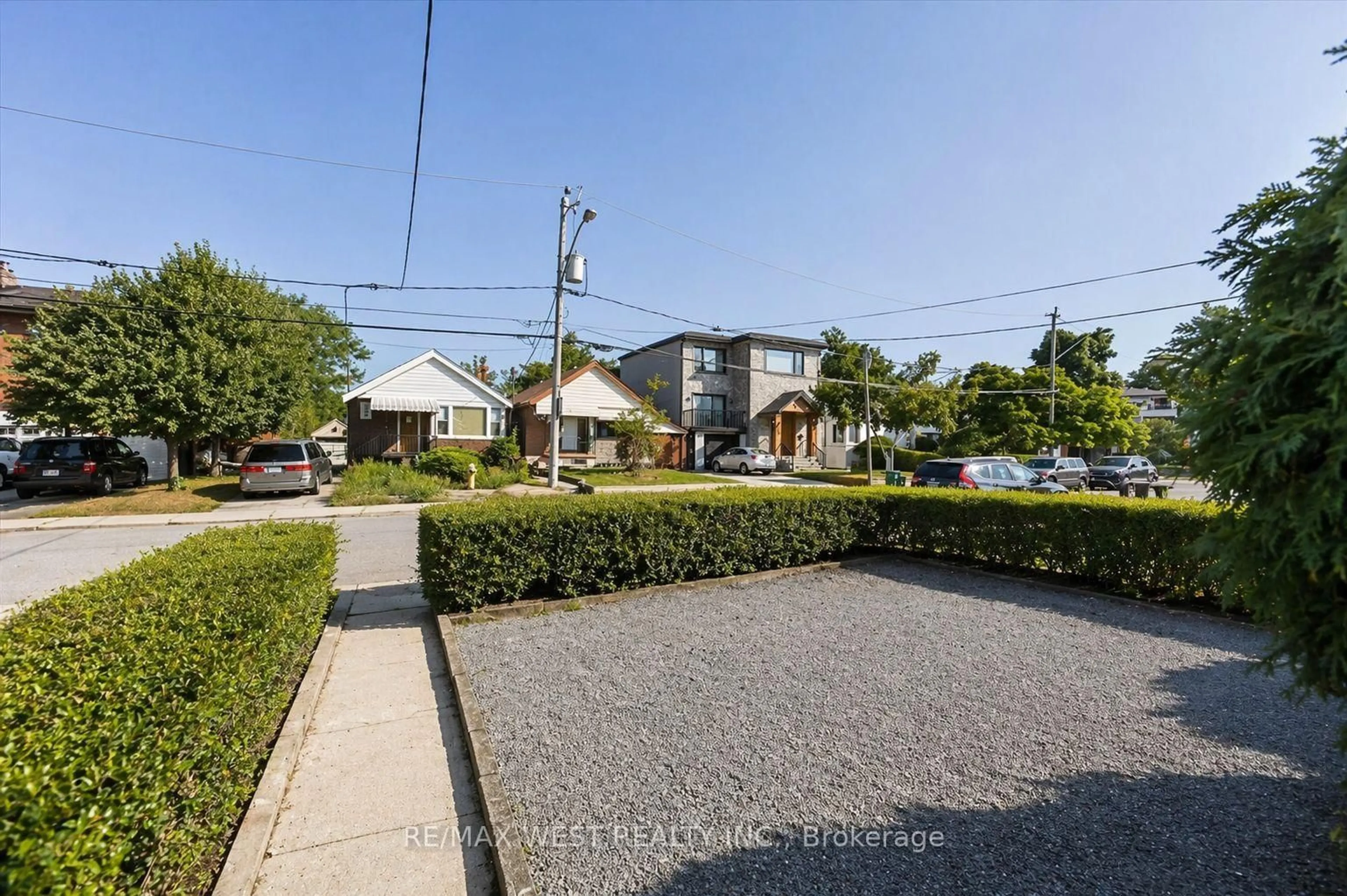 A pic from outside/outdoor area/front of a property/back of a property/a pic from drone, street for 5 Dieppe Rd, Toronto Ontario M4J 2K8