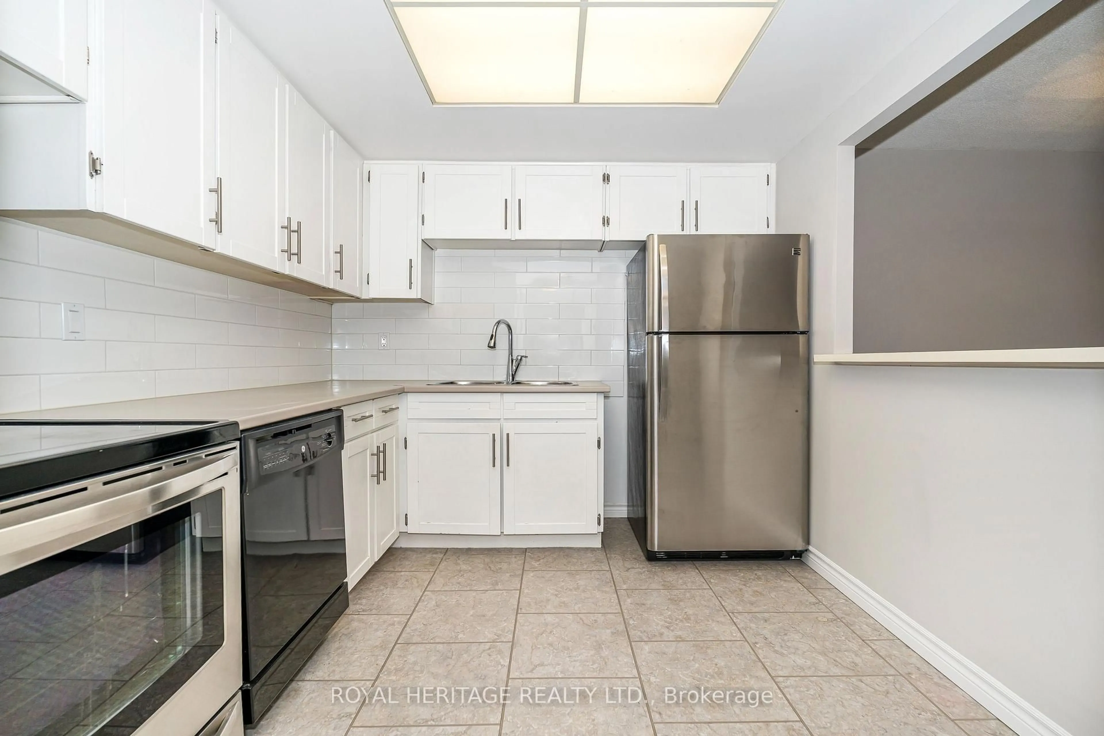 Standard kitchen, ceramic/tile floor for 10 Dean Park Rd #313, Toronto Ontario M1B 3G8