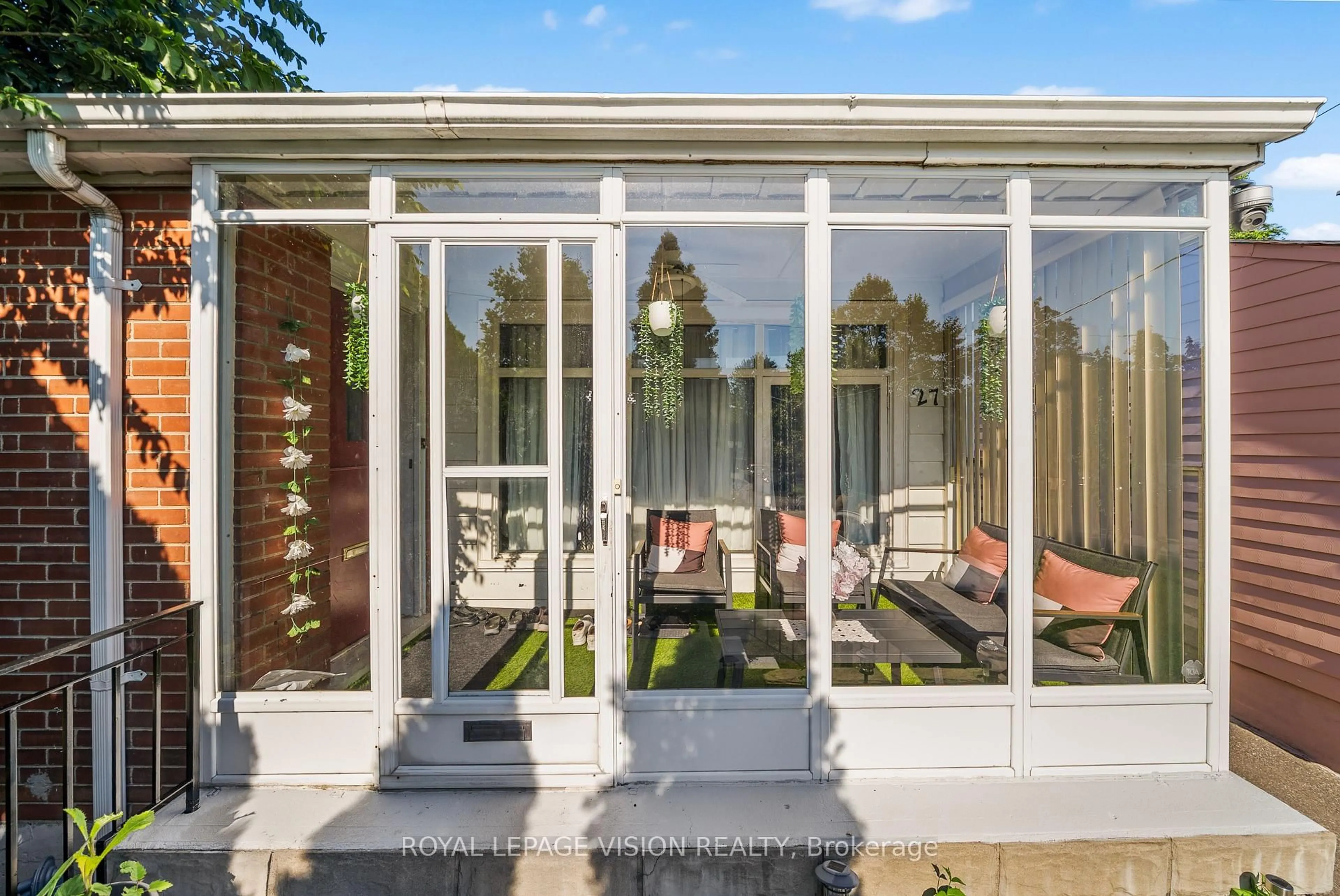 Unknown for 27 Eastville Ave, Toronto Ontario M1M 2N6