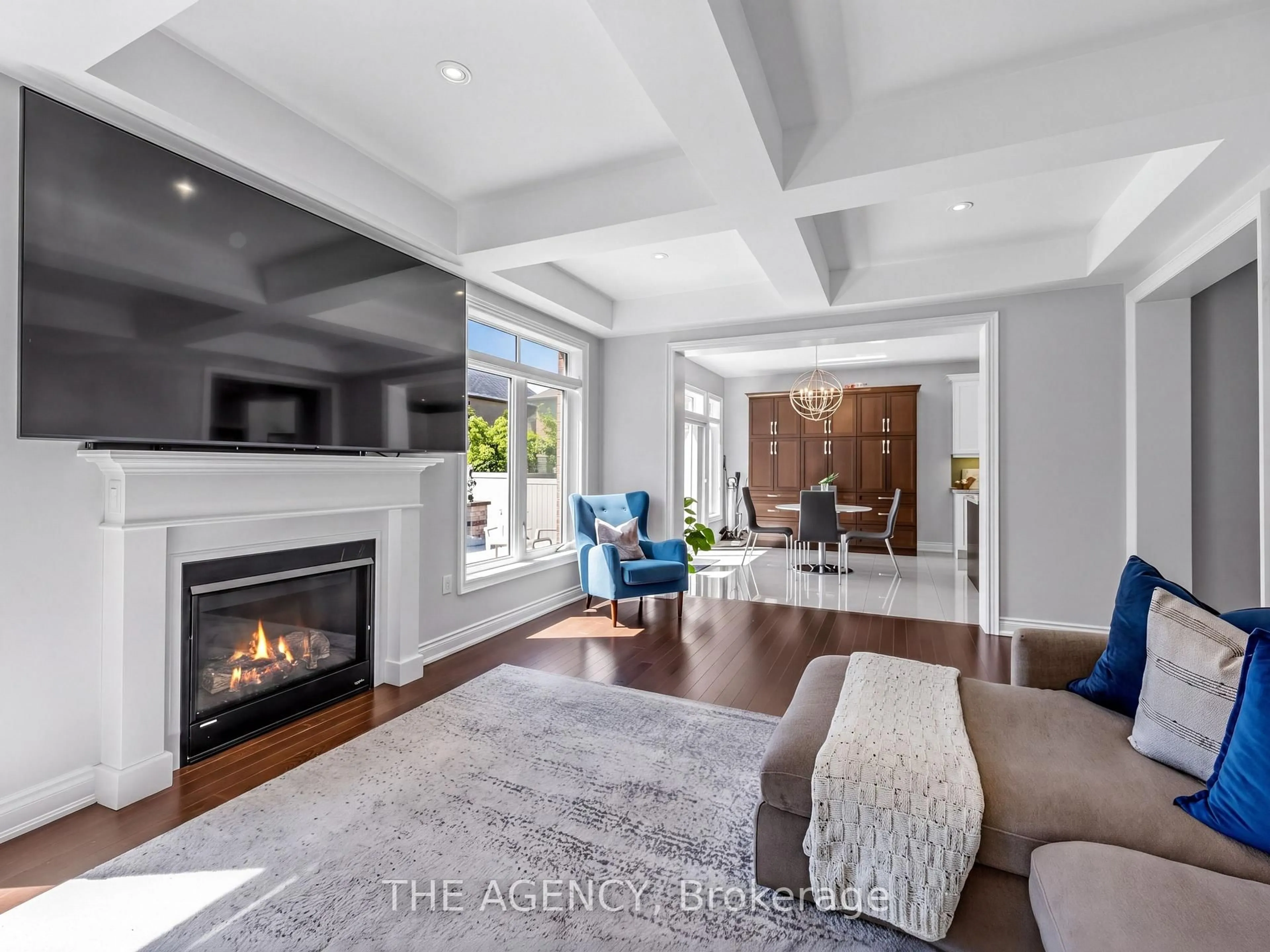 Living room with furniture, unknown for 576 Oakwood Dr, Pickering Ontario L1W 2W7