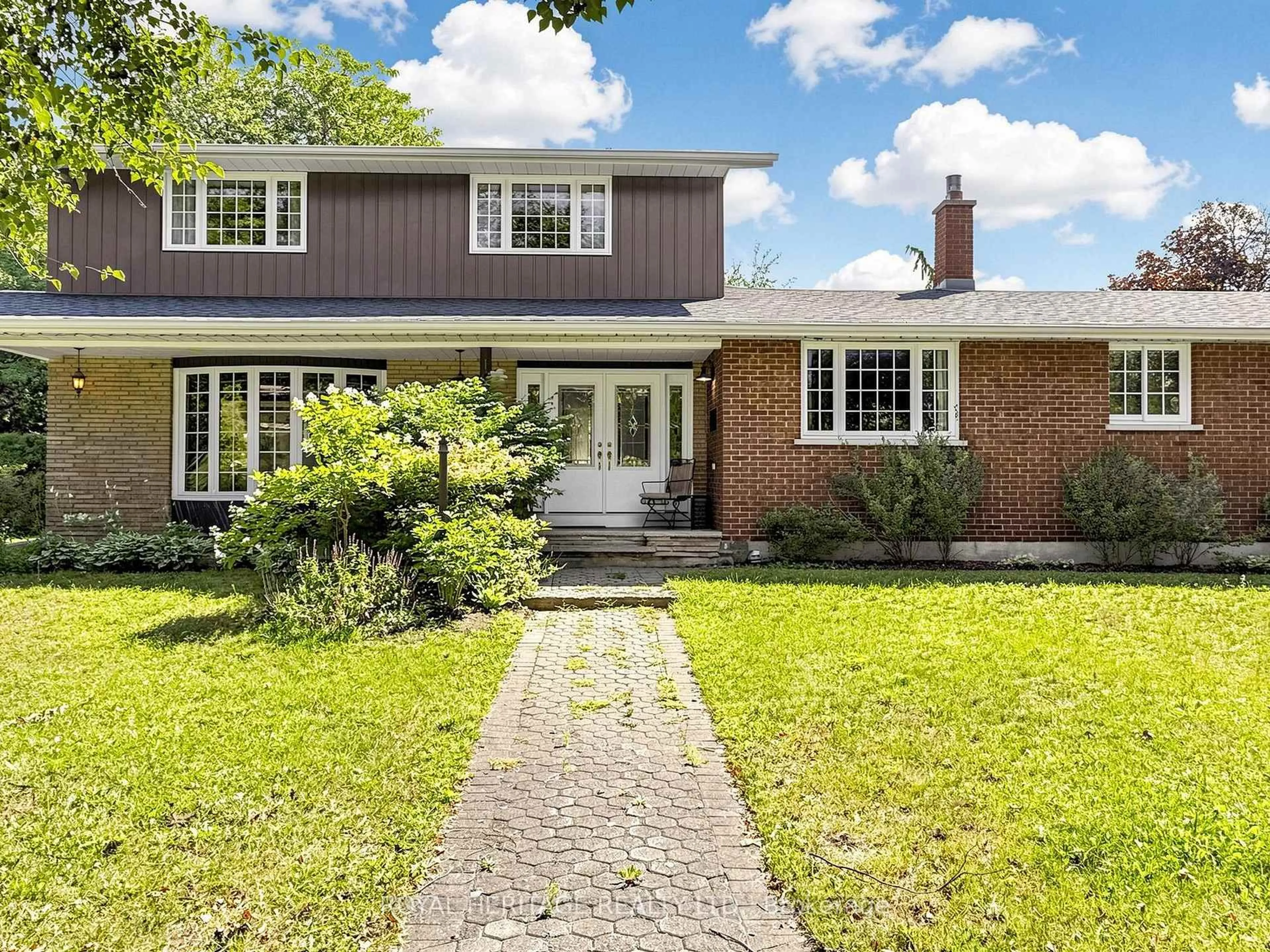 Home with brick exterior material, street for 1015 Lavender Crt, Oshawa Ontario L1G 3H2