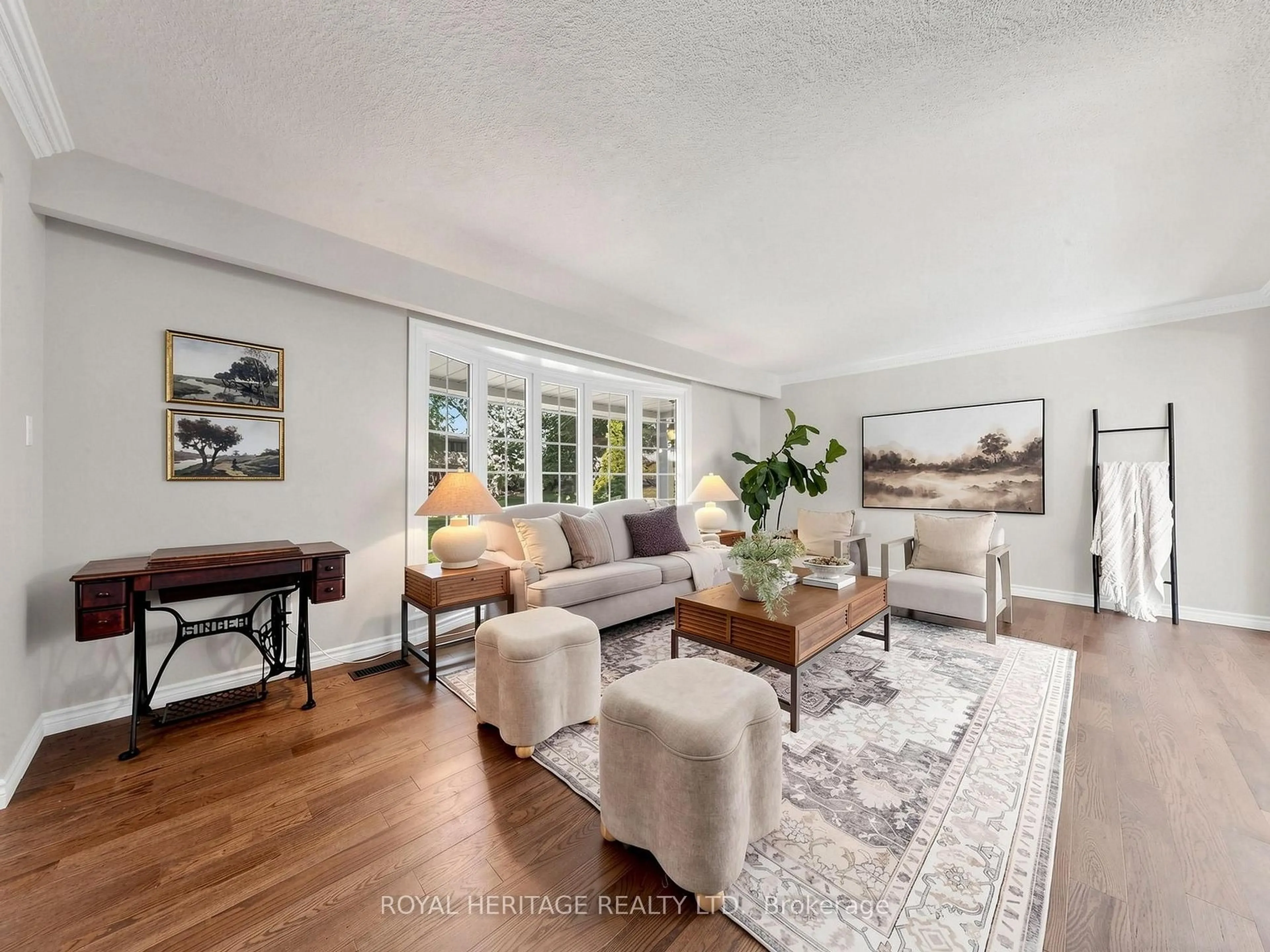 Living room with furniture, unknown for 1015 Lavender Crt, Oshawa Ontario L1G 3H2