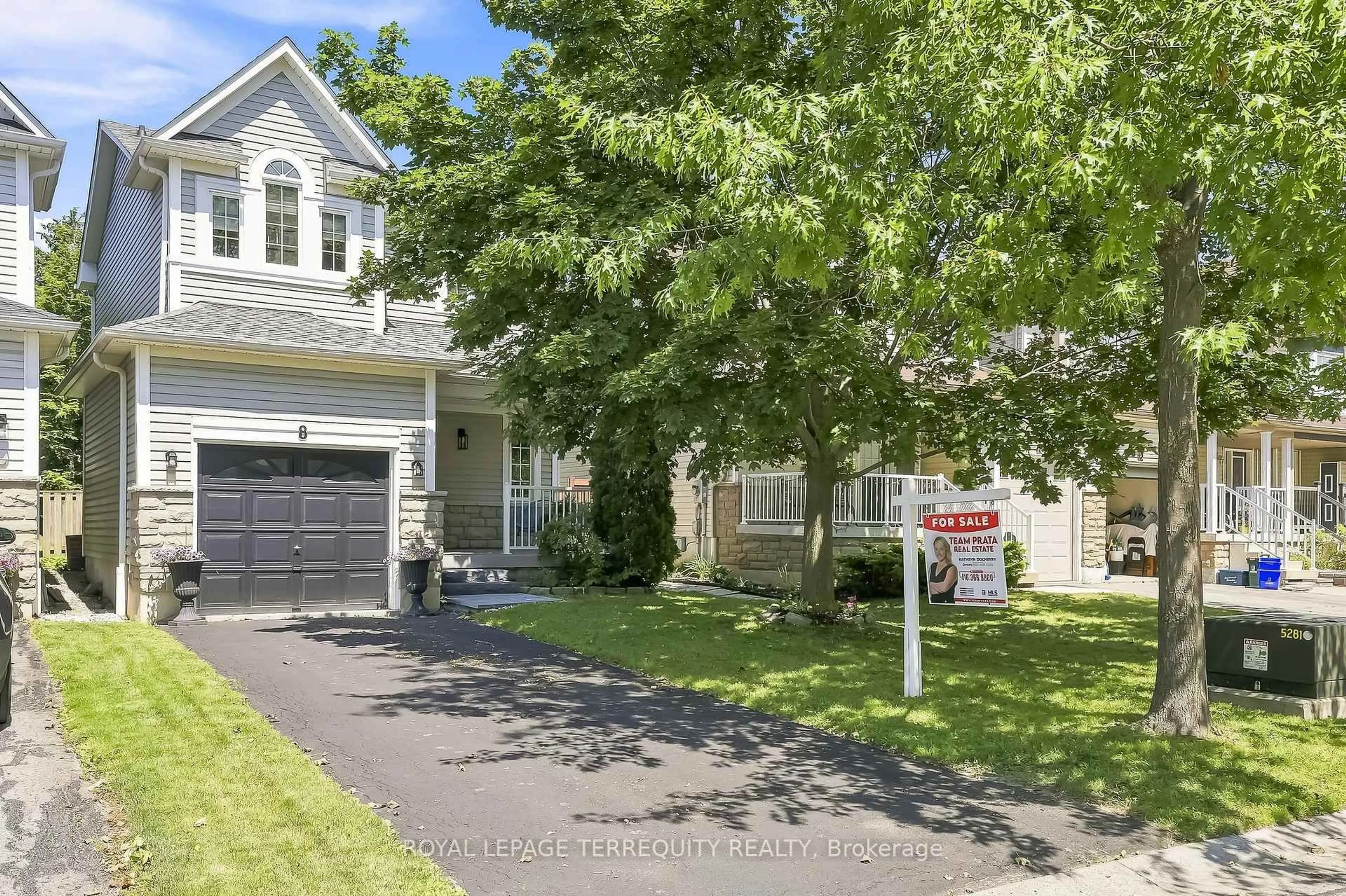 Unknown for 8 Sinden Dr, Whitby Ontario L1M 2B8