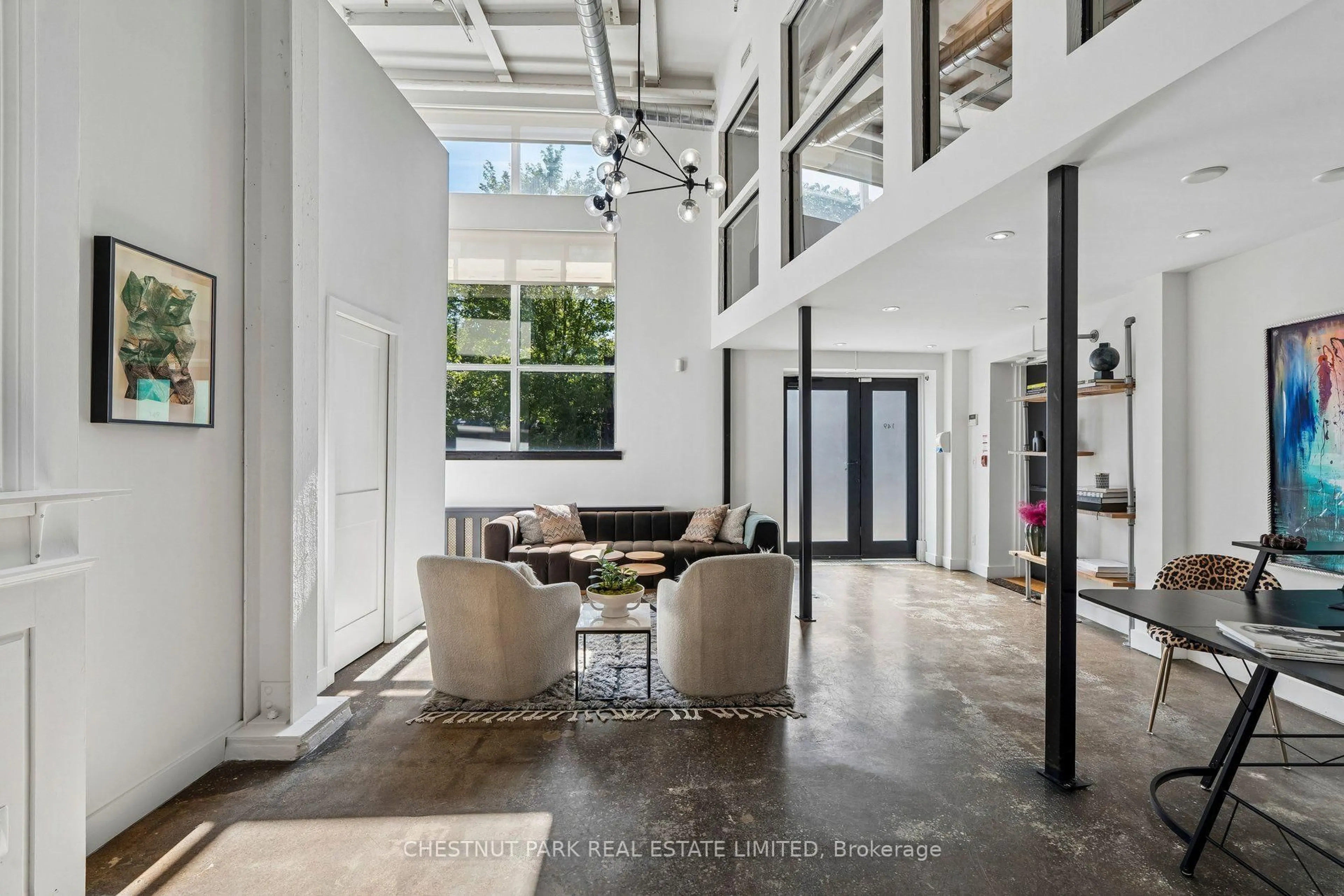 Indoor foyer for 1159 Dundas St #149, Toronto Ontario M4M 3N9