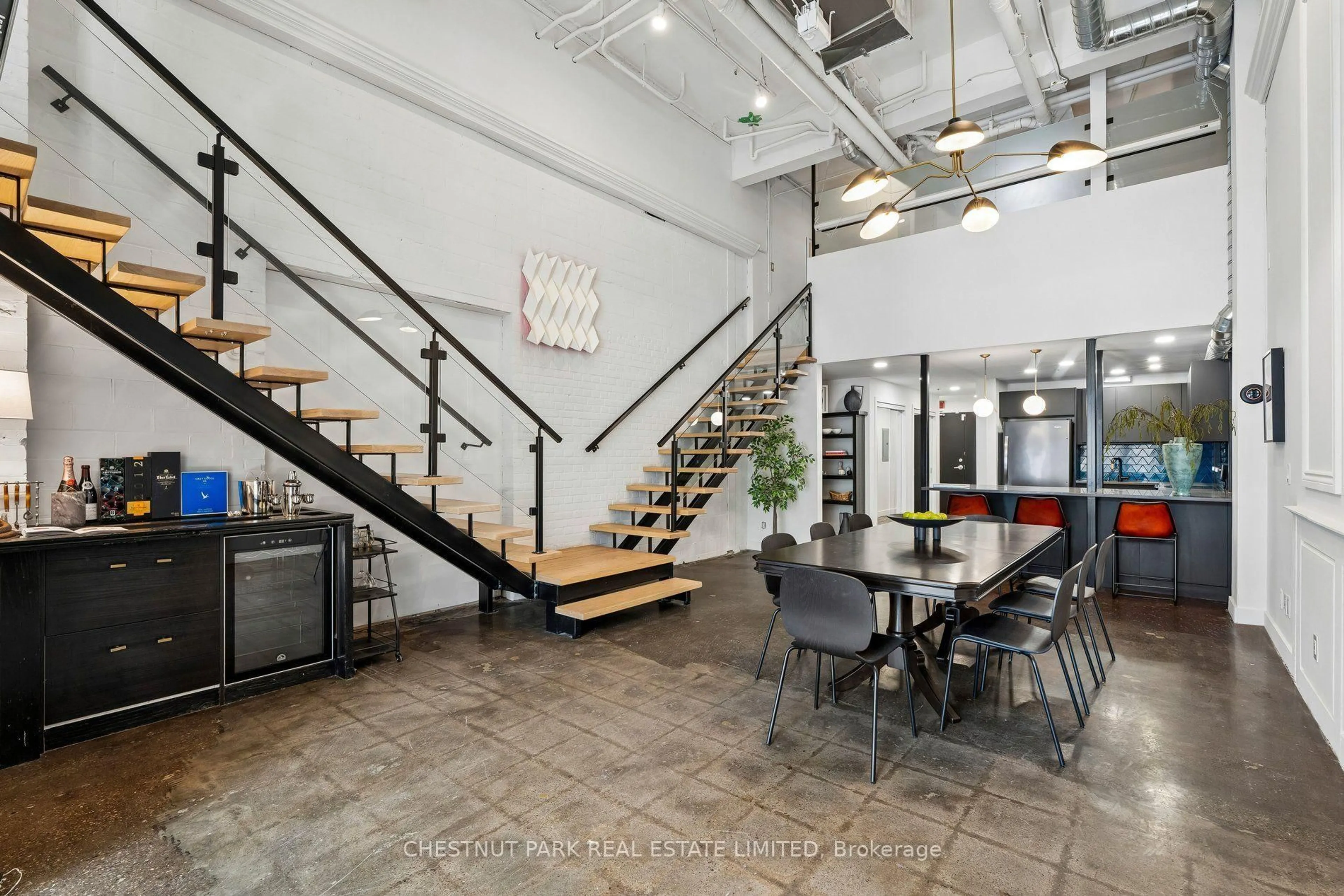 Indoor foyer for 1159 Dundas St #149, Toronto Ontario M4M 3N9