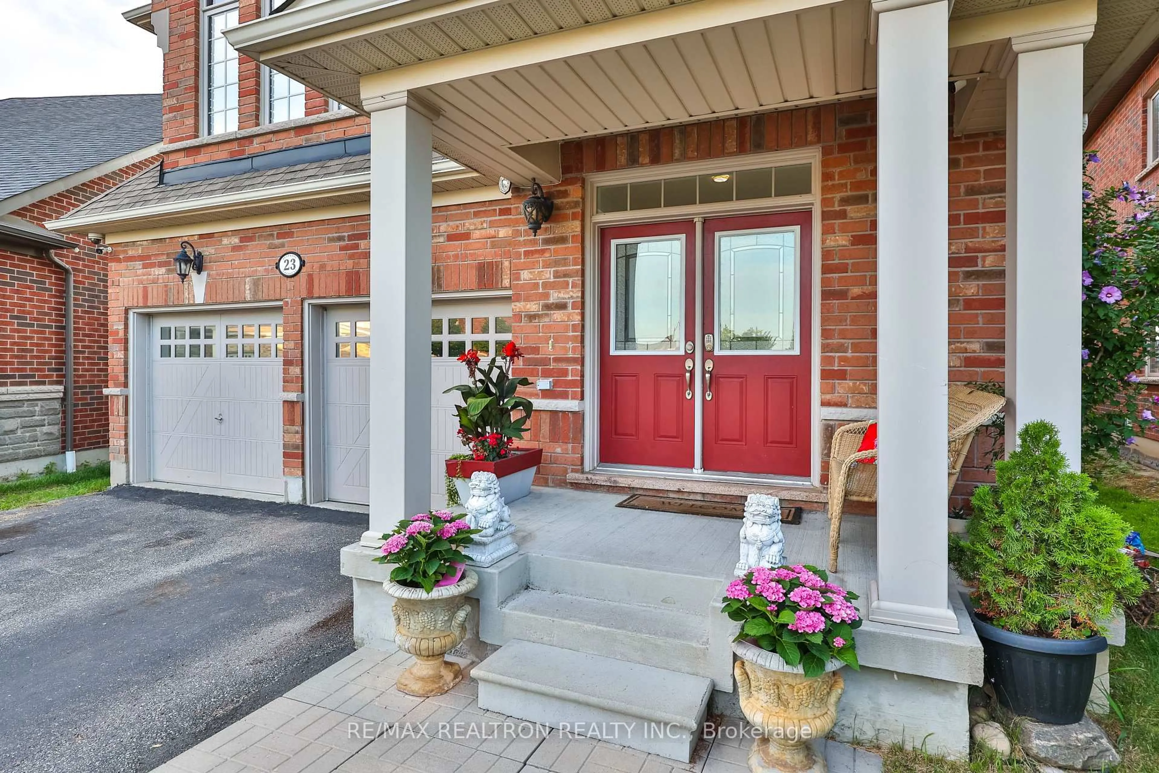 Indoor entryway for 23 Beverton Cres, Ajax Ontario L1T 0L8