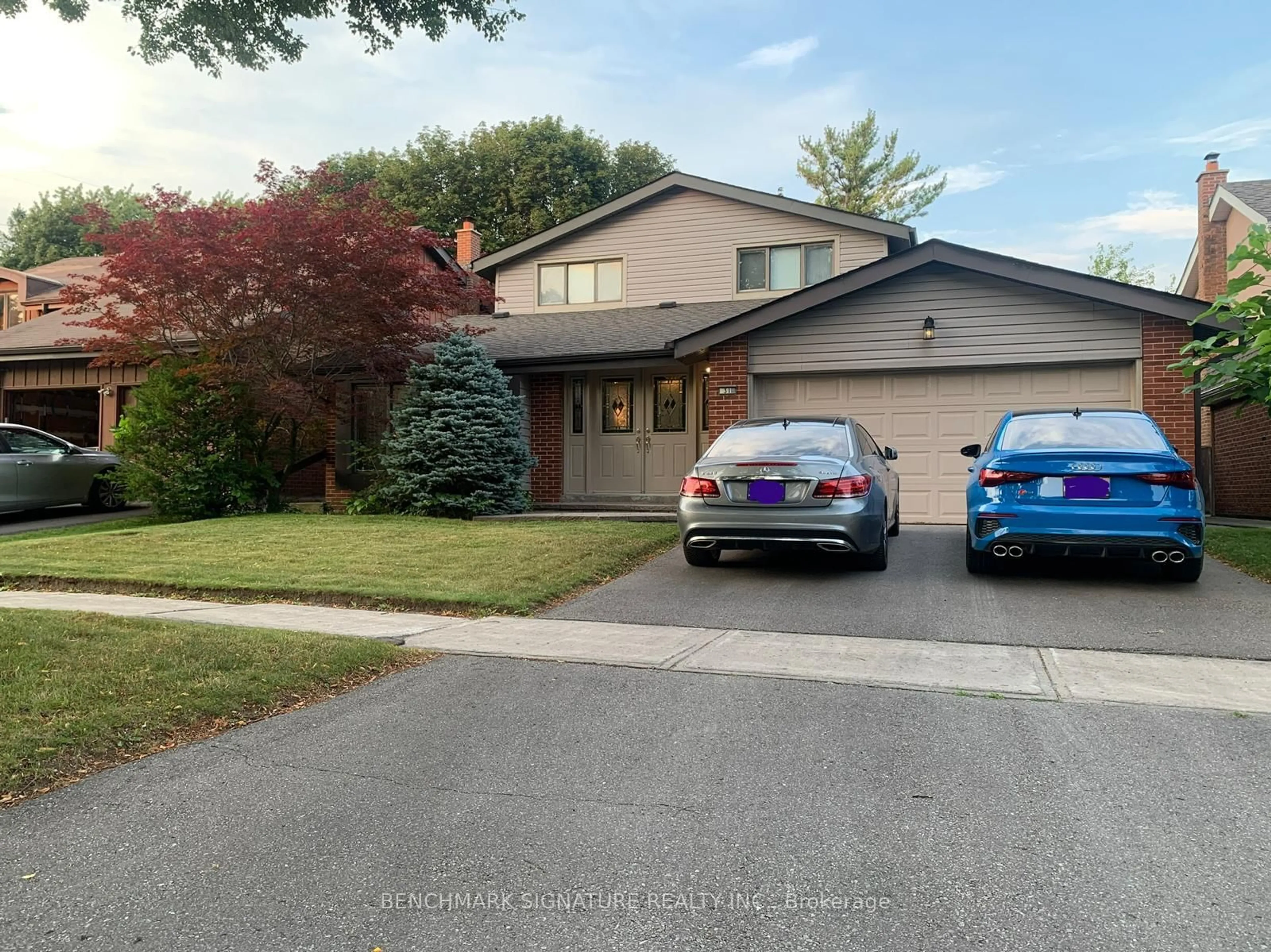 A pic from outside/outdoor area/front of a property/back of a property/a pic from drone, street for 31 Melva Cres, Toronto Ontario M1V 1A4