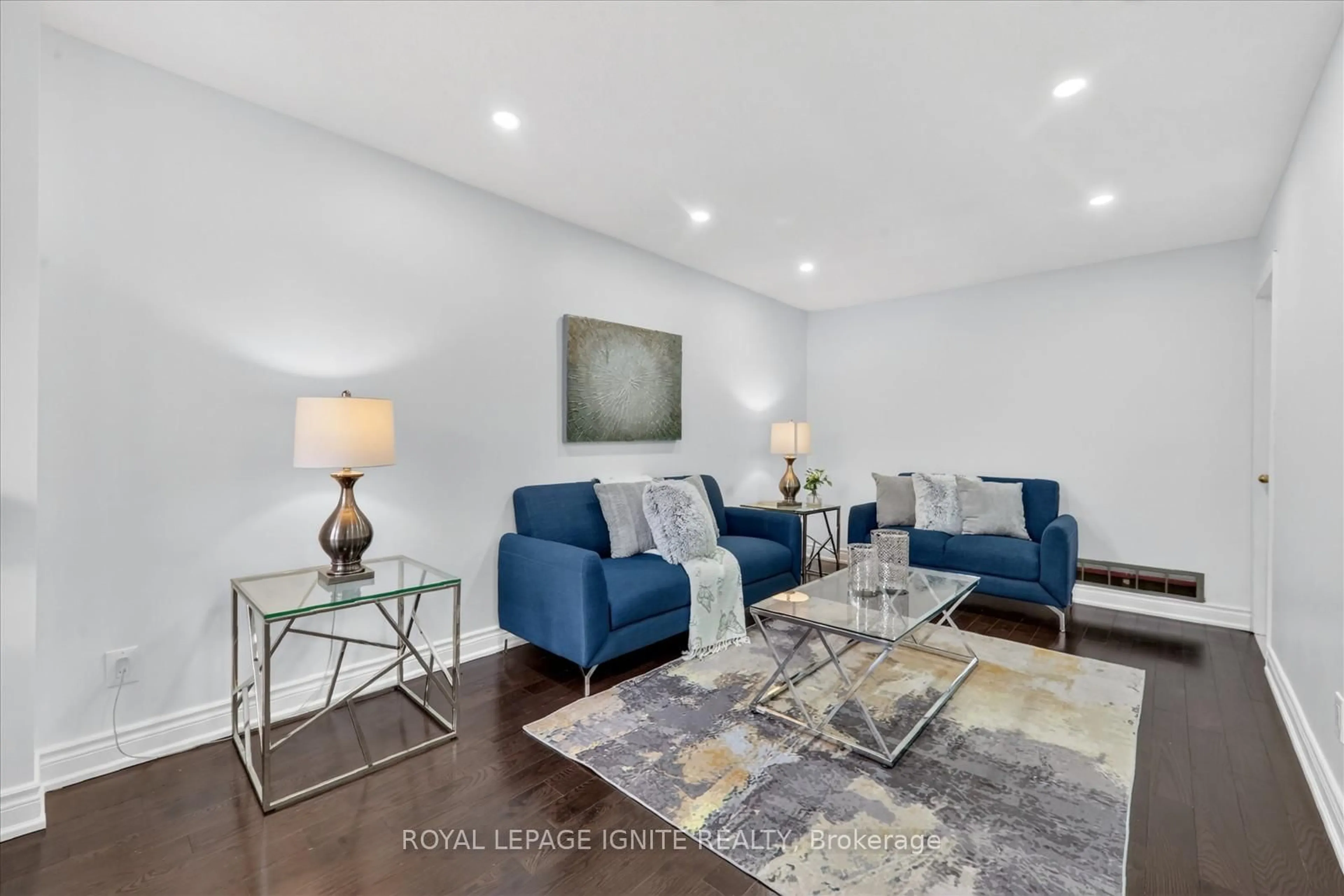 Living room with furniture, unknown for 205 Hupfield Tr, Toronto Ontario M1B 4N9