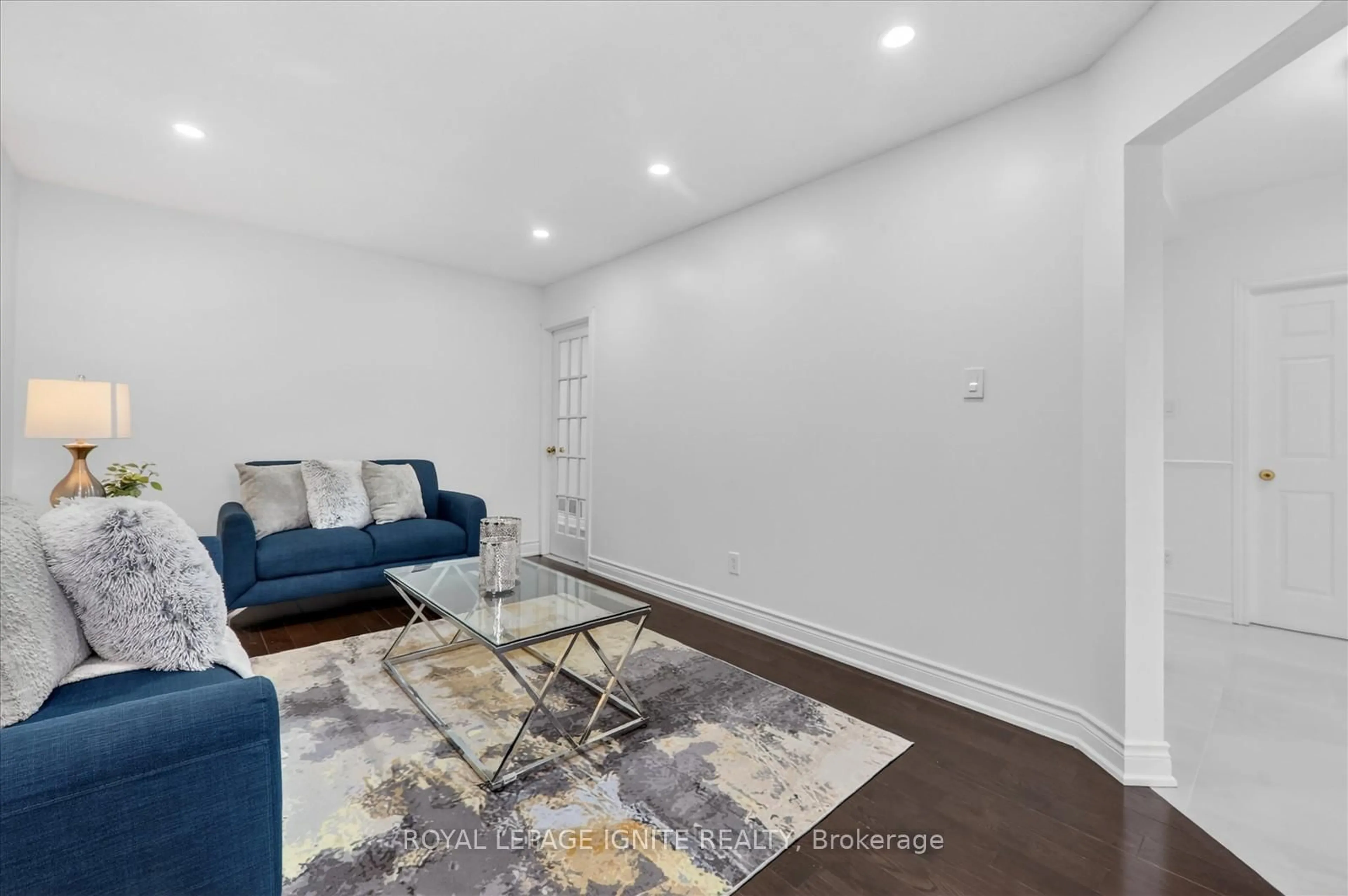 Living room with furniture, unknown for 205 Hupfield Tr, Toronto Ontario M1B 4N9