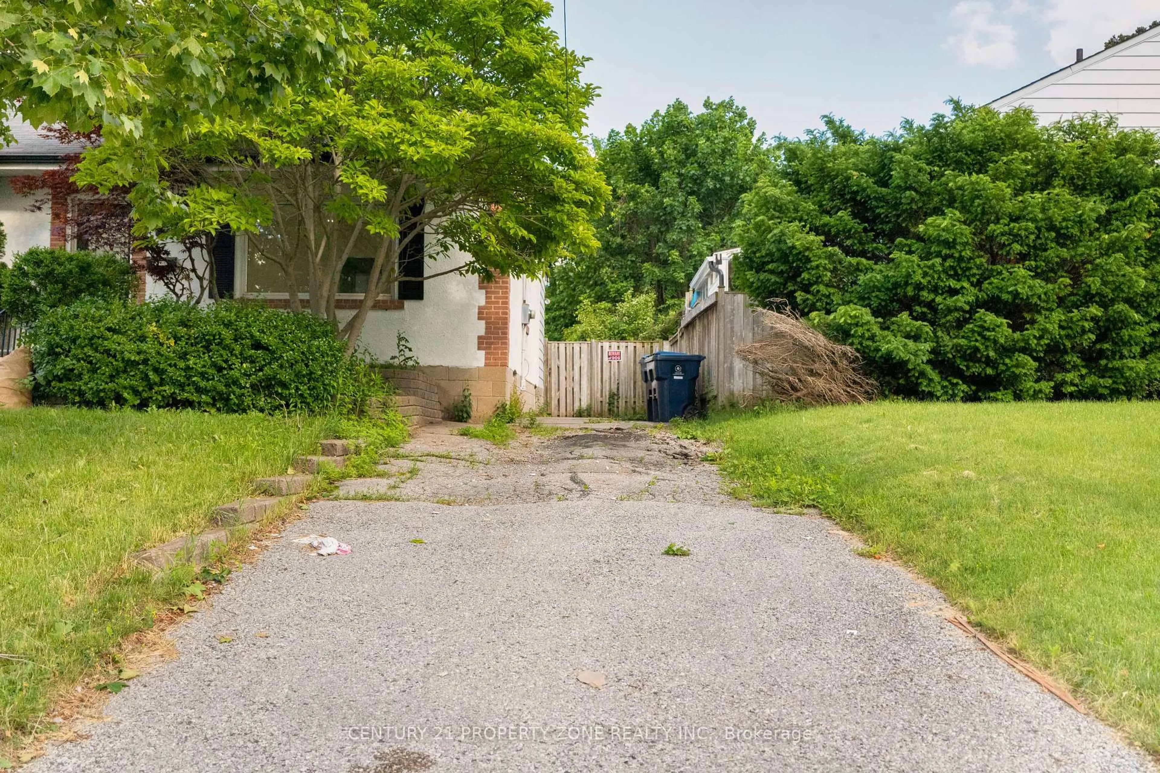 Unknown for 37 Adanac Dr, Toronto Ontario M1M 2E5