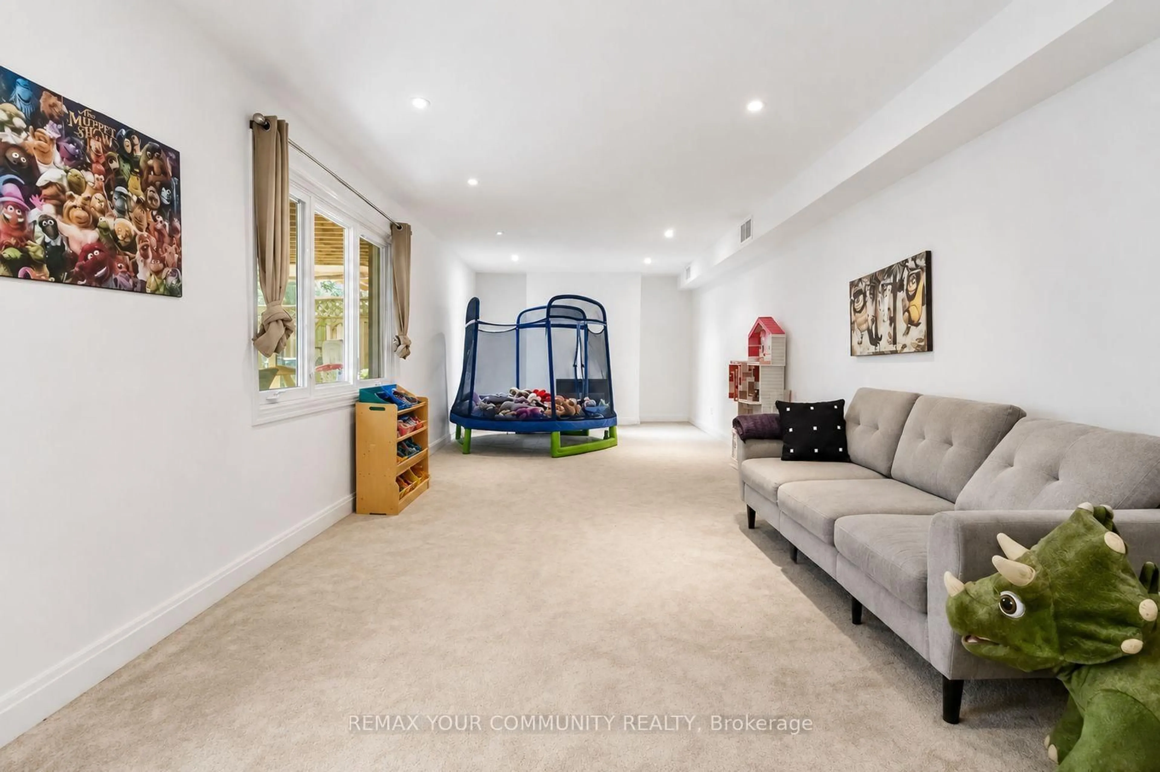 Unknown for 81 Garden St, Whitby Ontario L1N 9E7