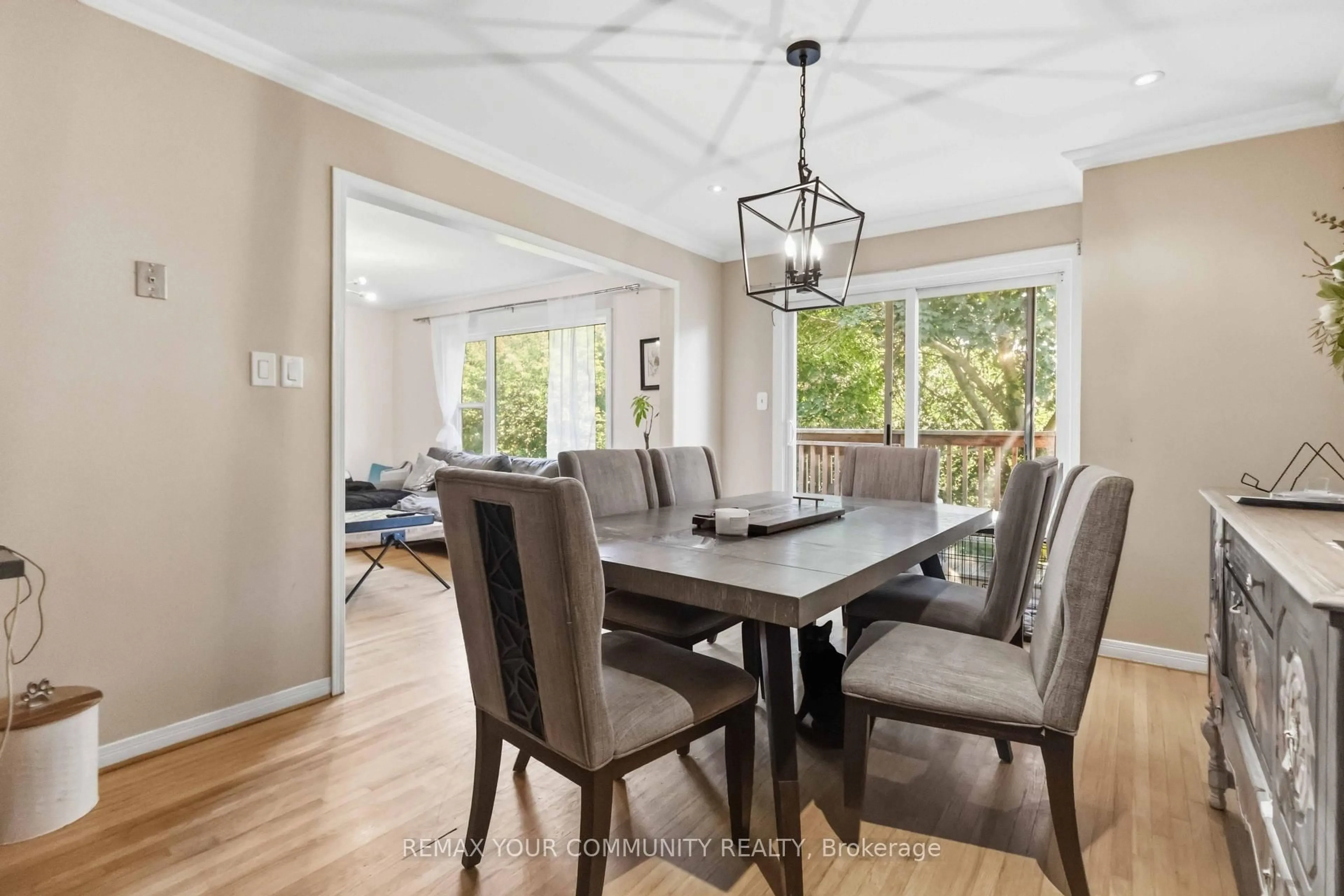 Dining room, unknown for 81 Garden St, Whitby Ontario L1N 9E7