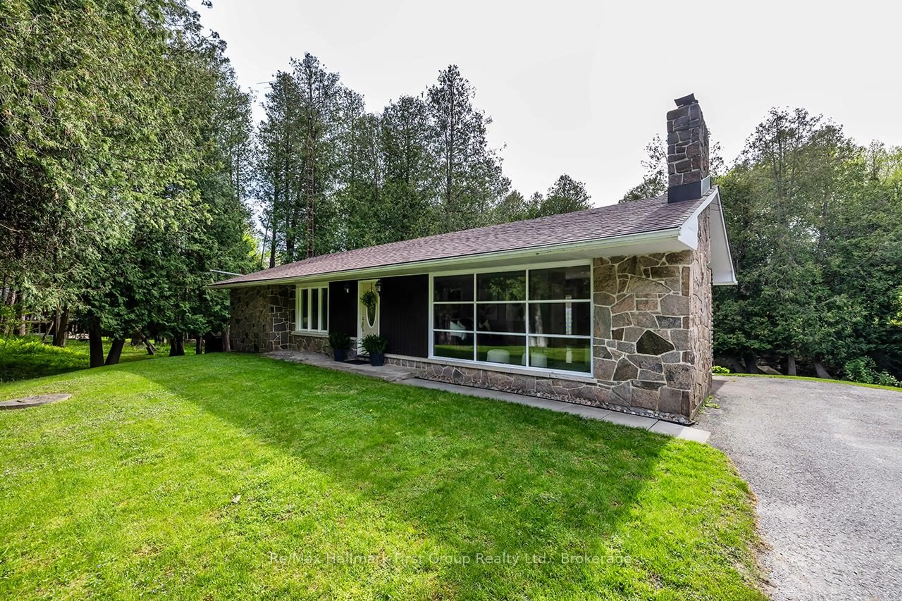 Patio, unknown for 4818 Thornton Rd, Oshawa Ontario L1H 0T4