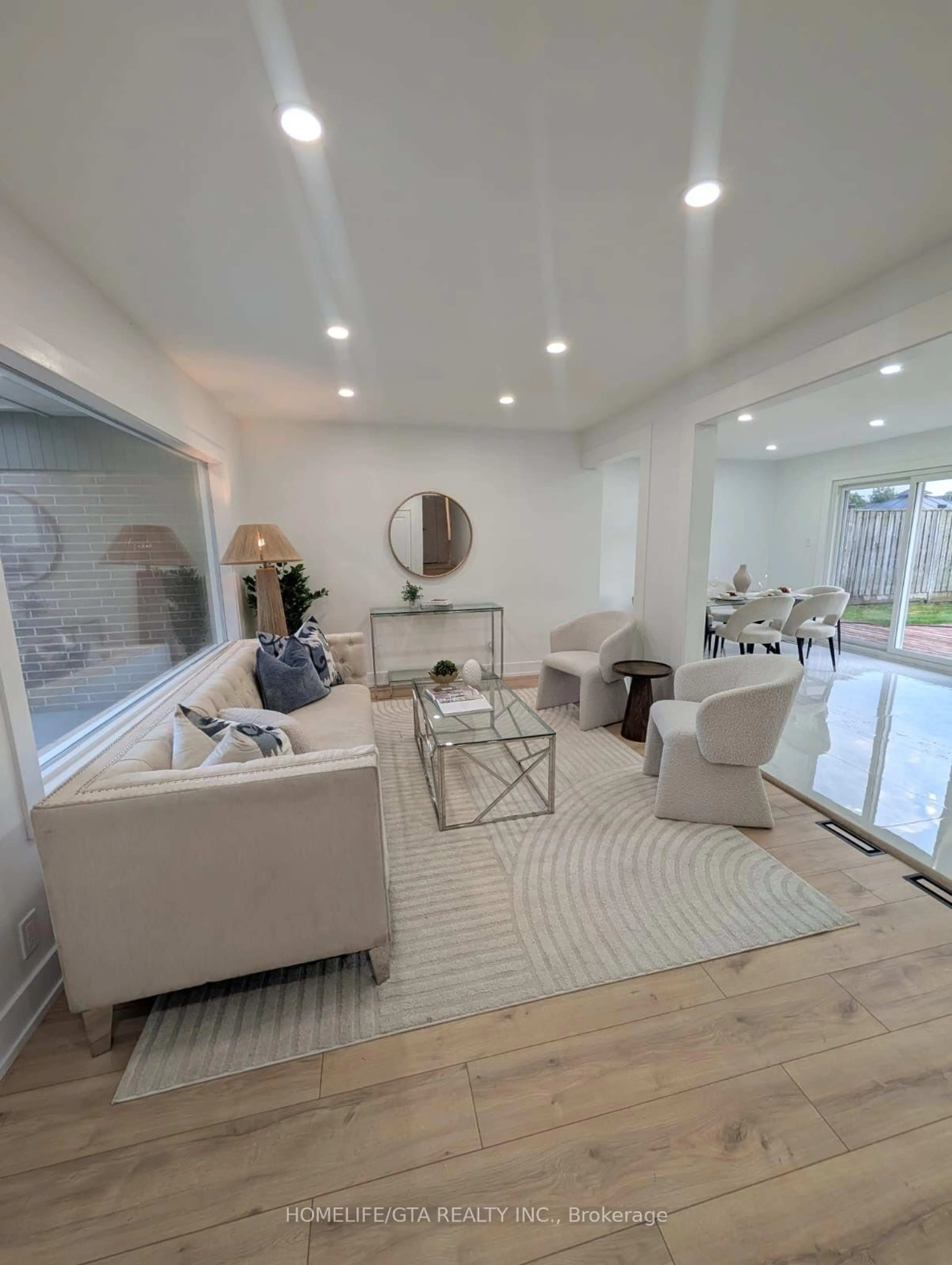 Living room with furniture, unknown for 14 Heatherwood Rd, Ajax Ontario L1S 2K7