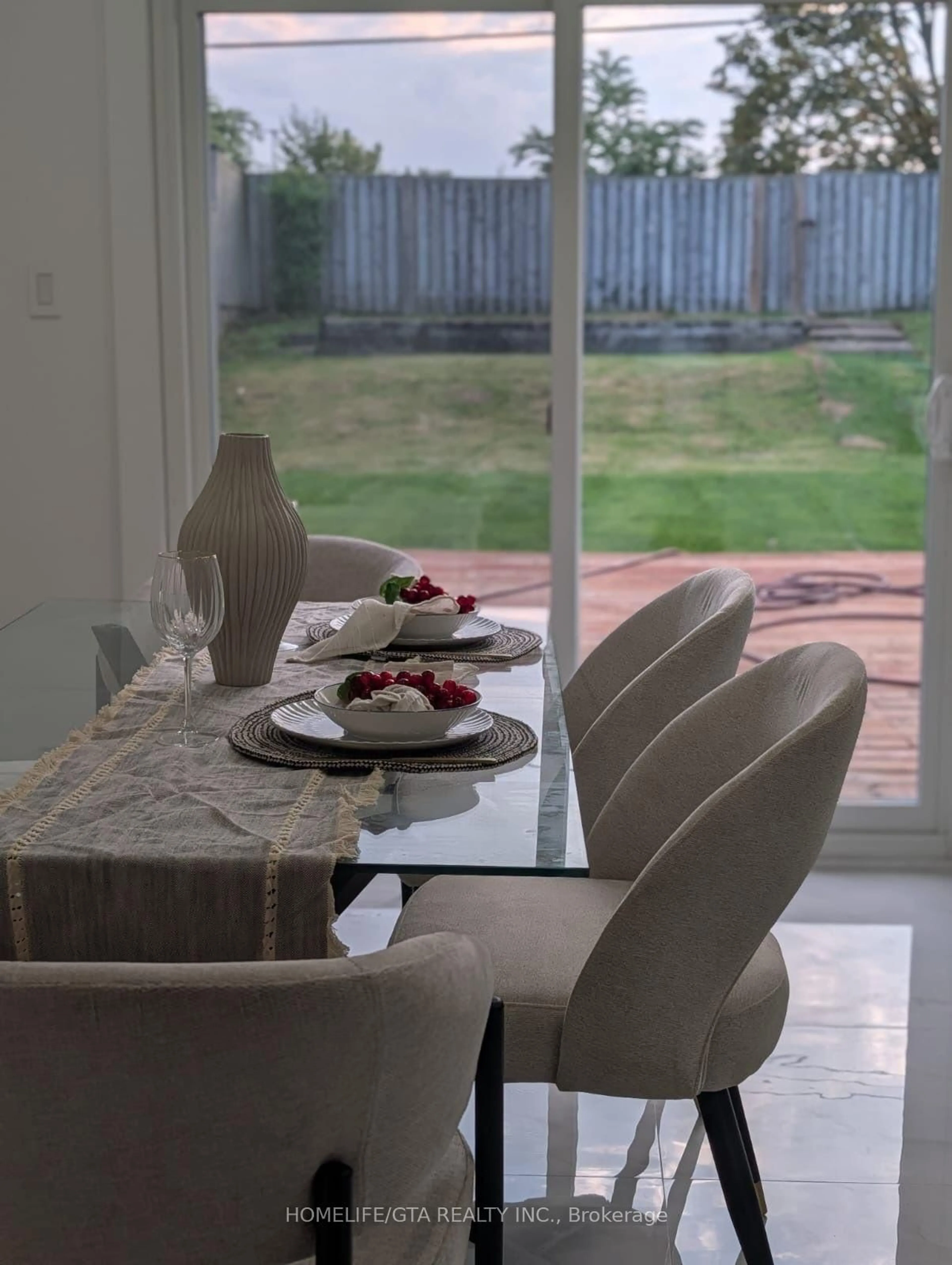 Dining room, unknown for 14 Heatherwood Rd, Ajax Ontario L1S 2K7