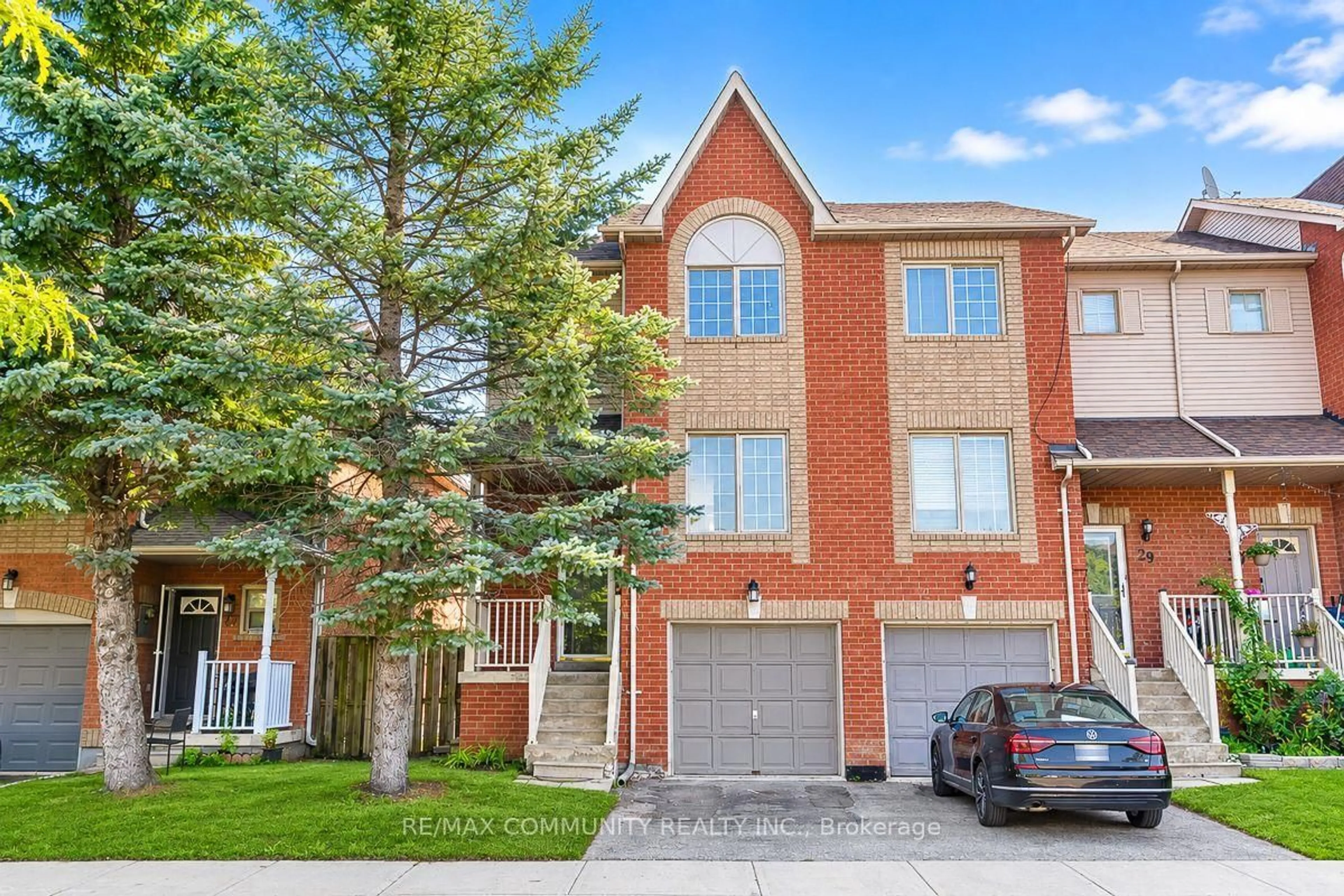 Home with brick exterior material, street for 1867 Kingston Rd #28, Pickering Ontario L1V 6G8