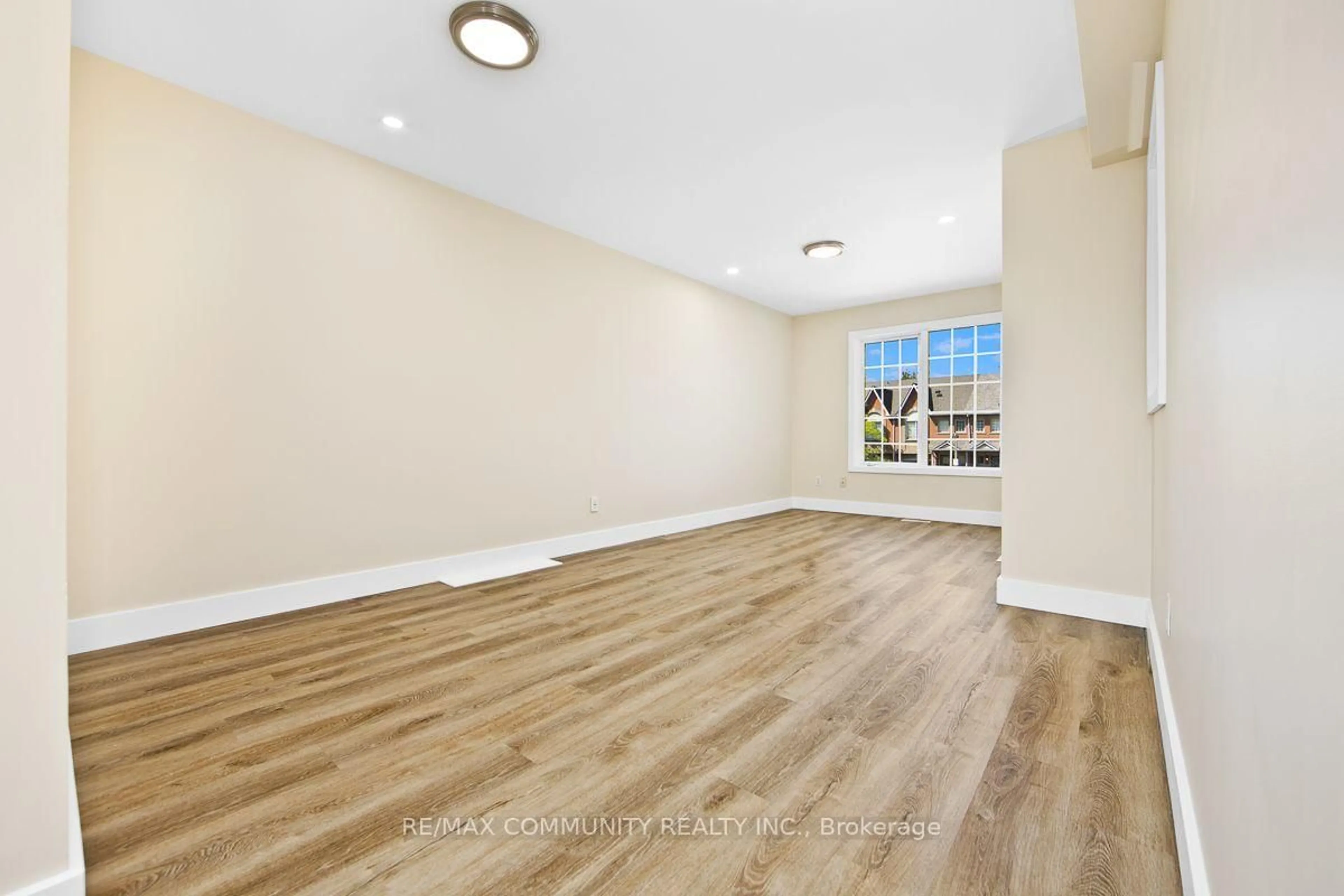 A pic of a room for 1867 Kingston Rd #28, Pickering Ontario L1V 6G8