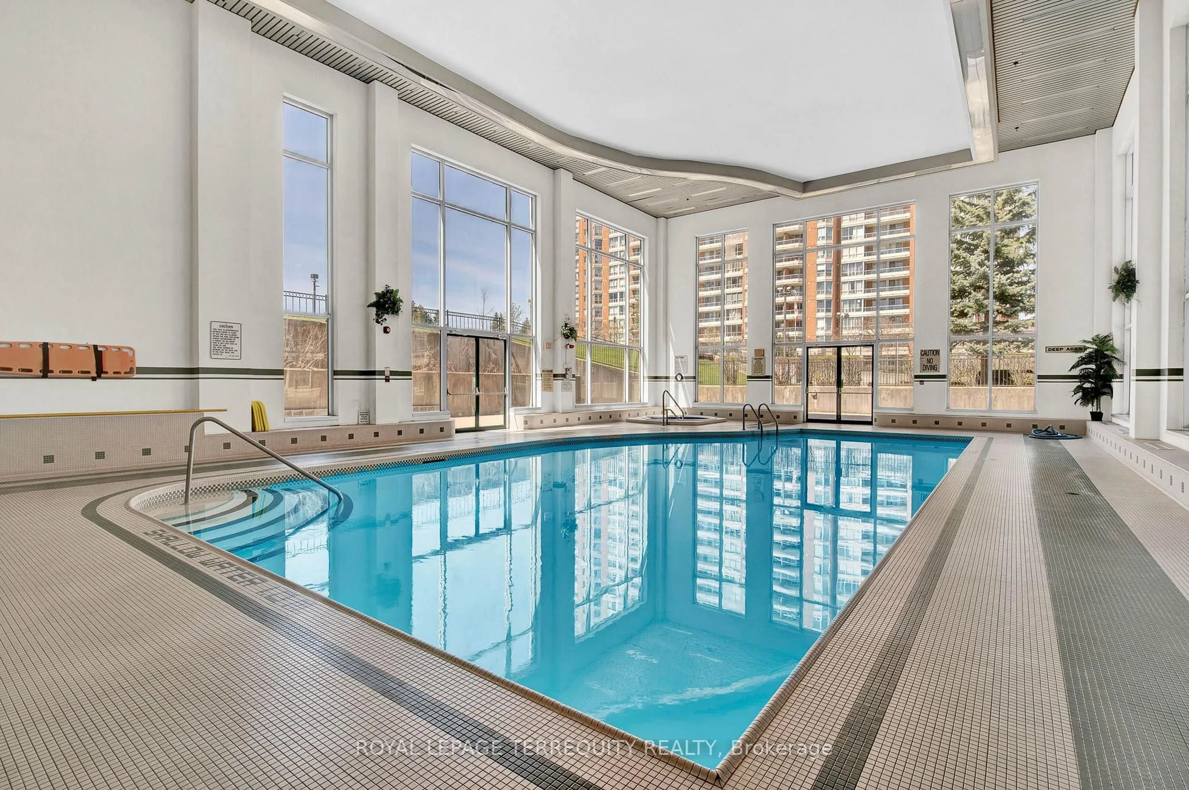 Pool for 400 McLevin Ave #602, Toronto Ontario M1B 5J4