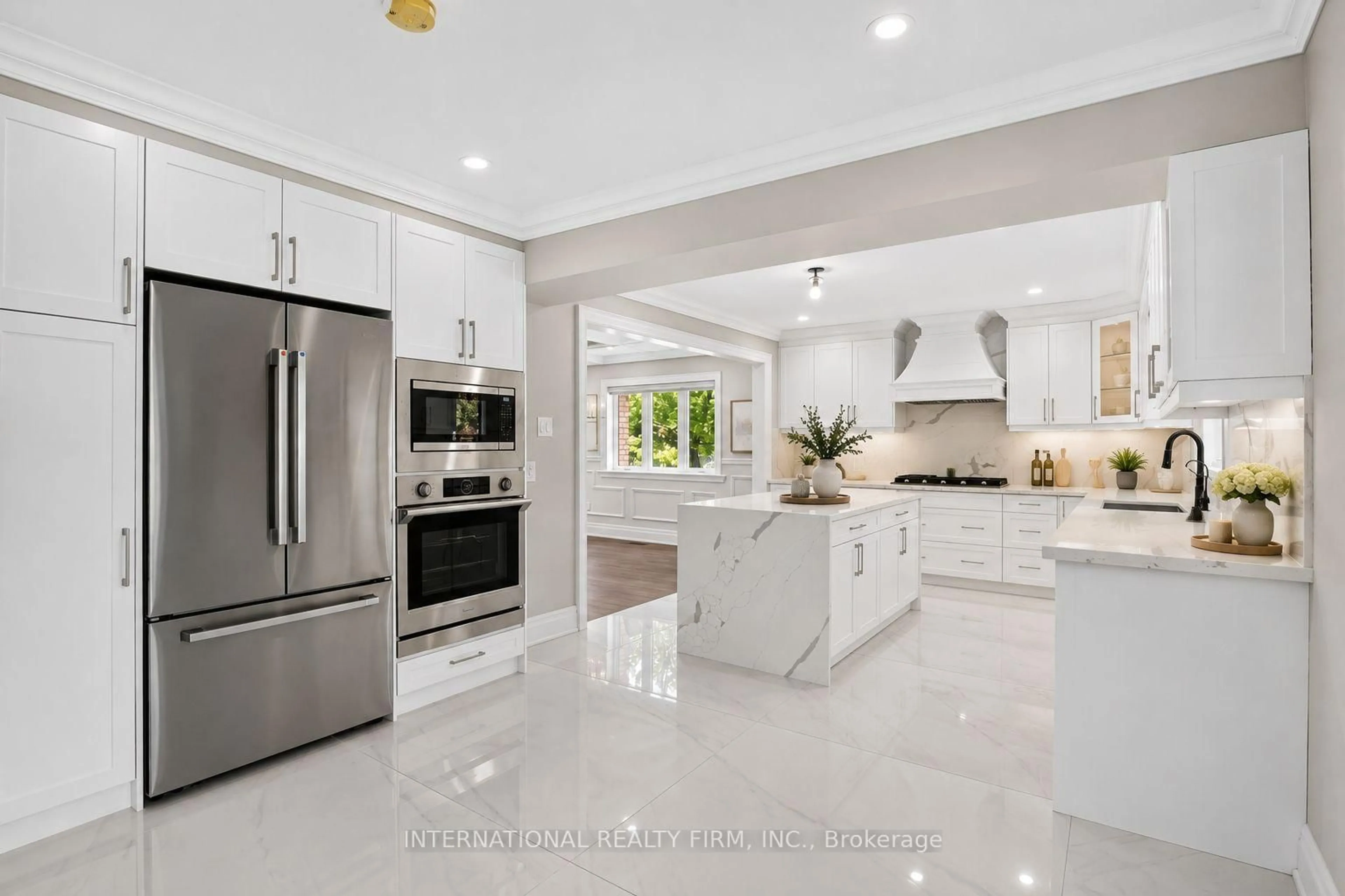 Contemporary kitchen, ceramic/tile floor for 3 Taunus Crt, Clarington Ontario L1C 4H5