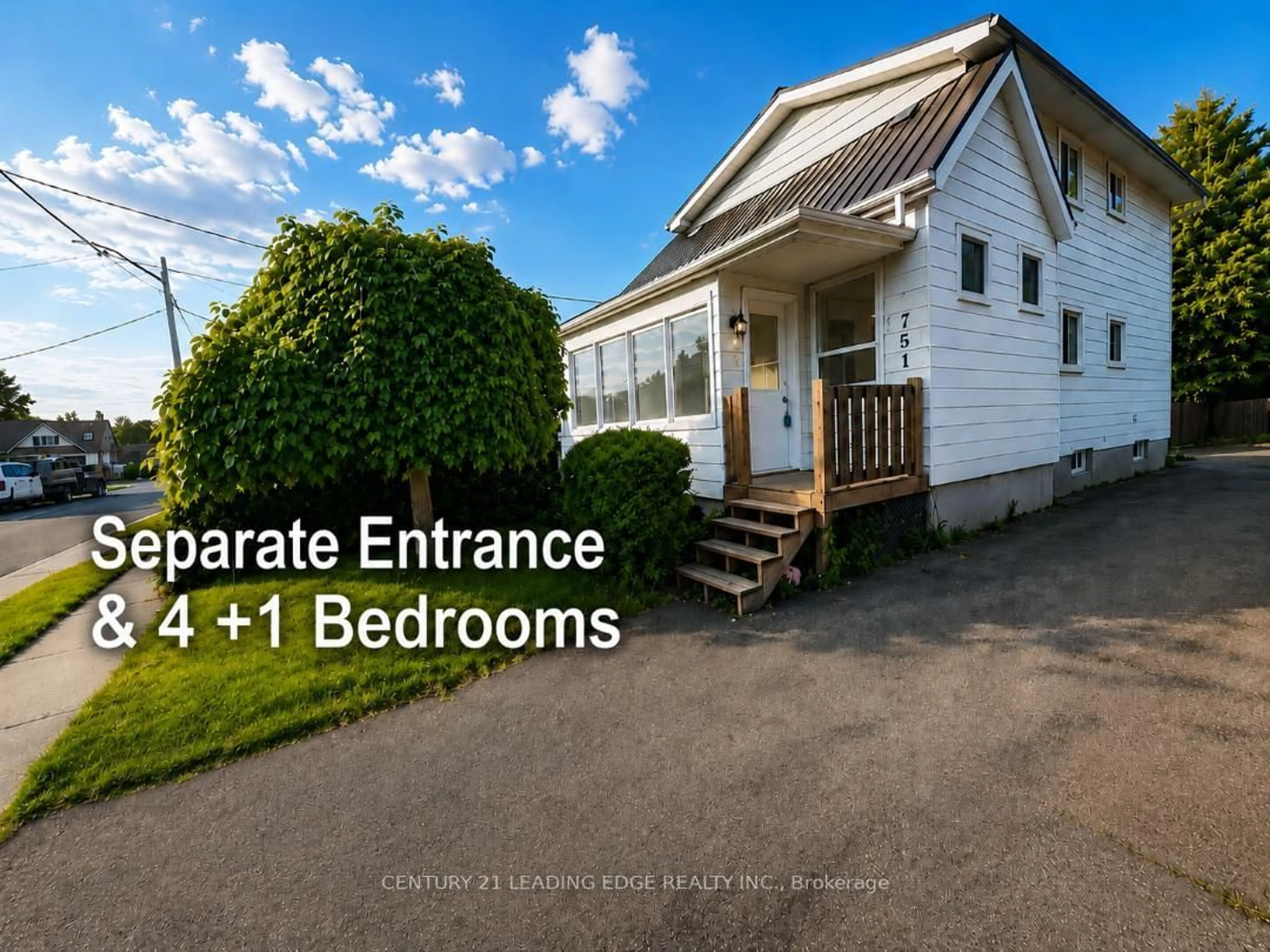 A pic from outside/outdoor area/front of a property/back of a property/a pic from drone, street for 751 Gifford St, Oshawa Ontario L1H 4W1