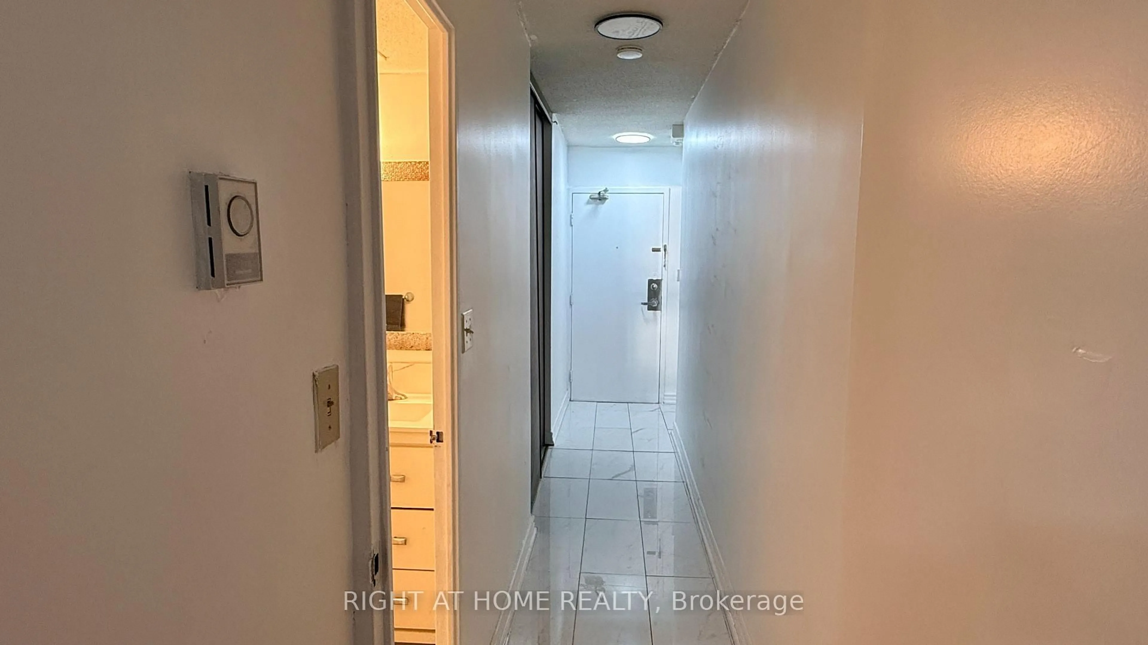 Unknown for 1 Massey Sq #2819, Toronto Ontario M4C 5L4