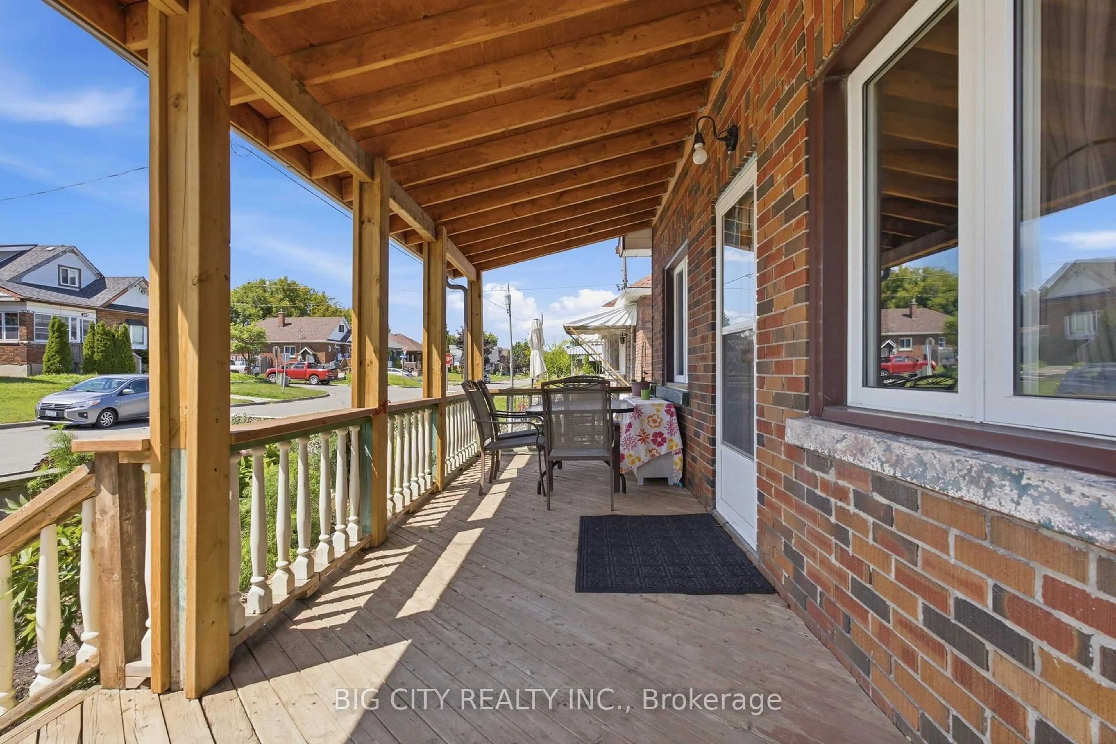 Patio, water/lake/river/ocean view for 261 Clarke St, Oshawa Ontario L1H 5G4