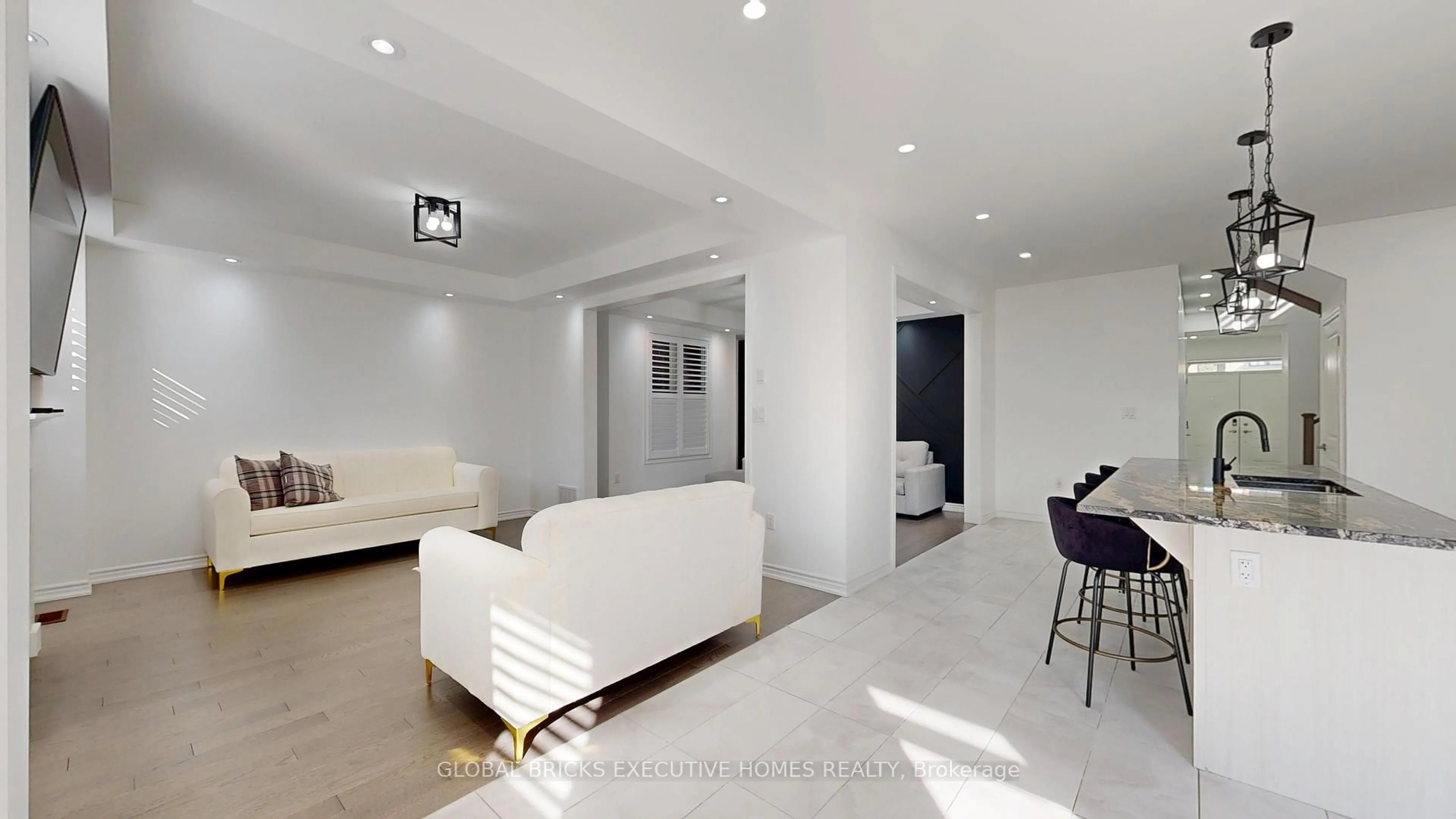 Unknown for 2885 Foxden Sq, Pickering Ontario L1X 0N9