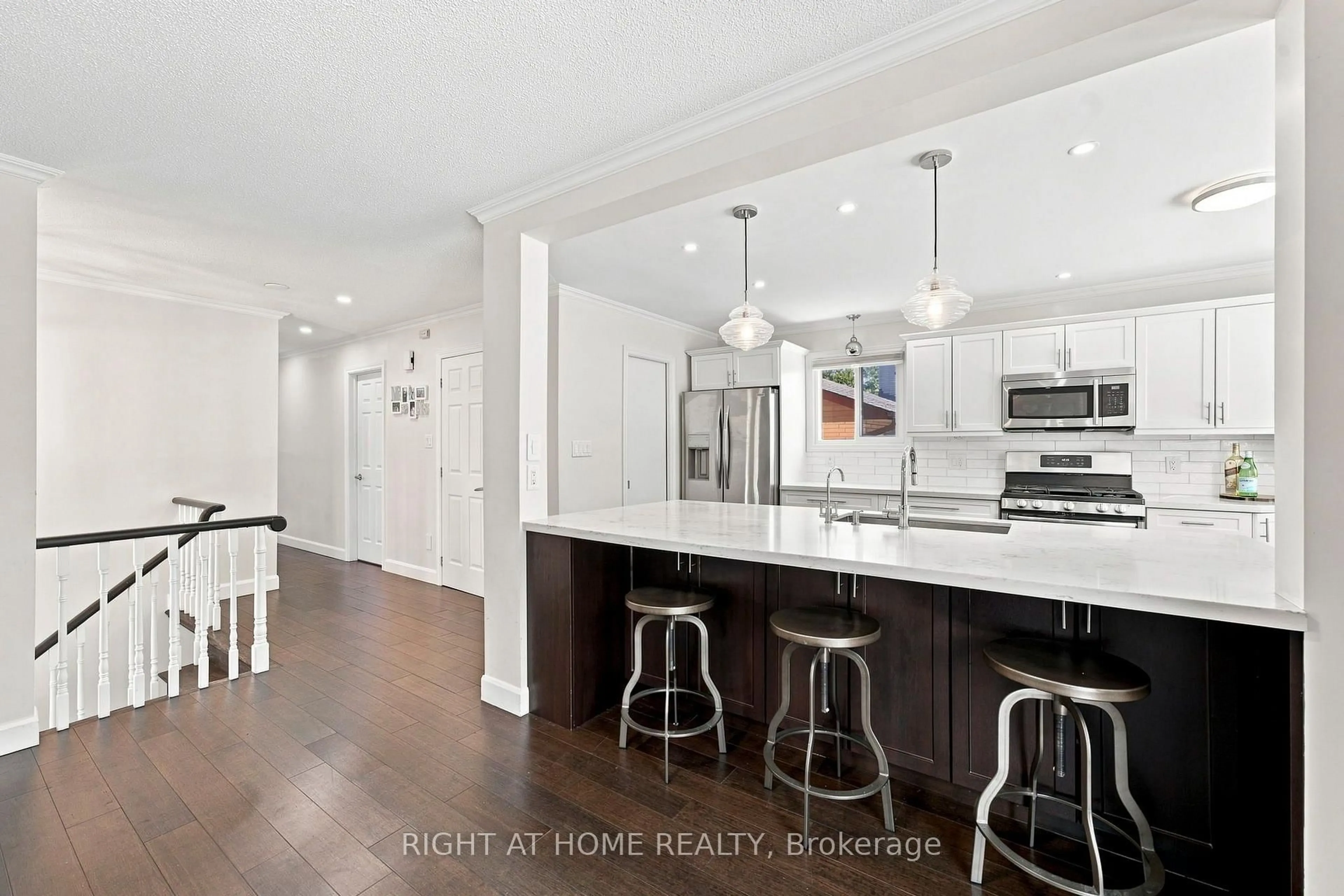 Open concept kitchen, unknown for 374 Salerno St, Oshawa Ontario L1J 6W3