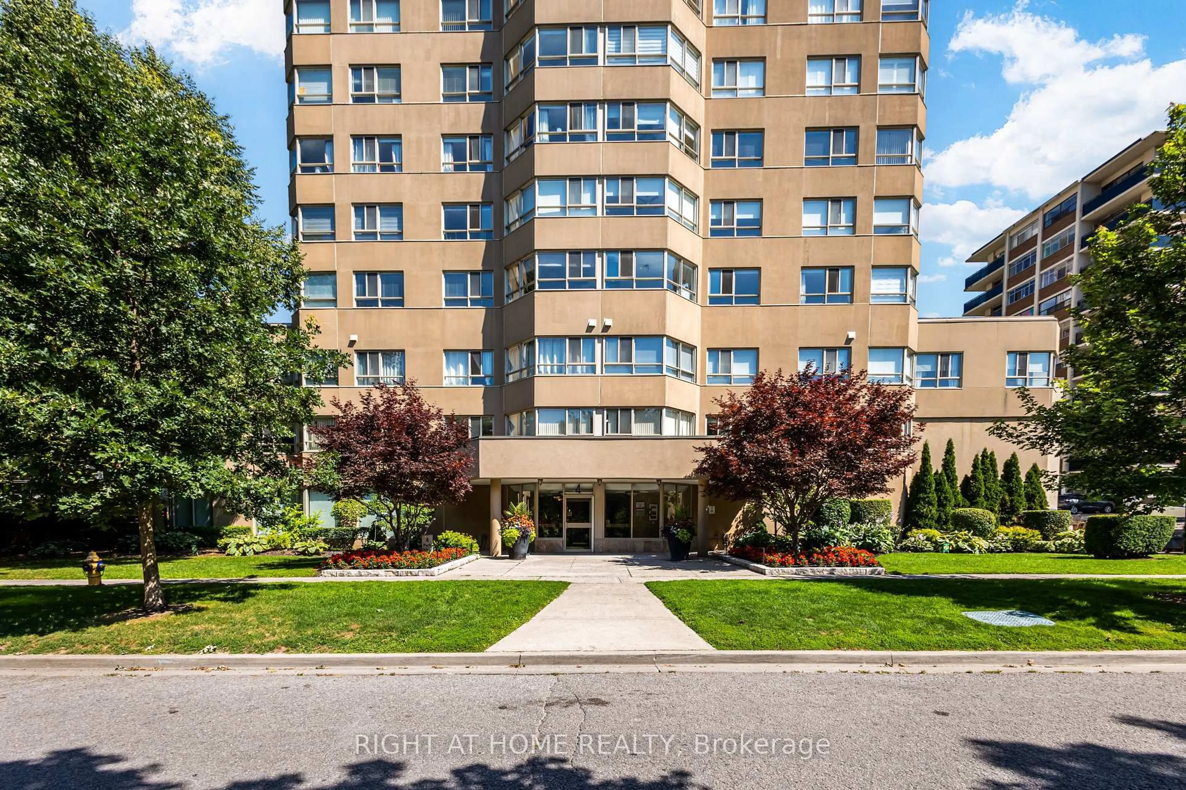 Unknown for 4 Park Vista Dr #912, Toronto Ontario M4B 3M8
