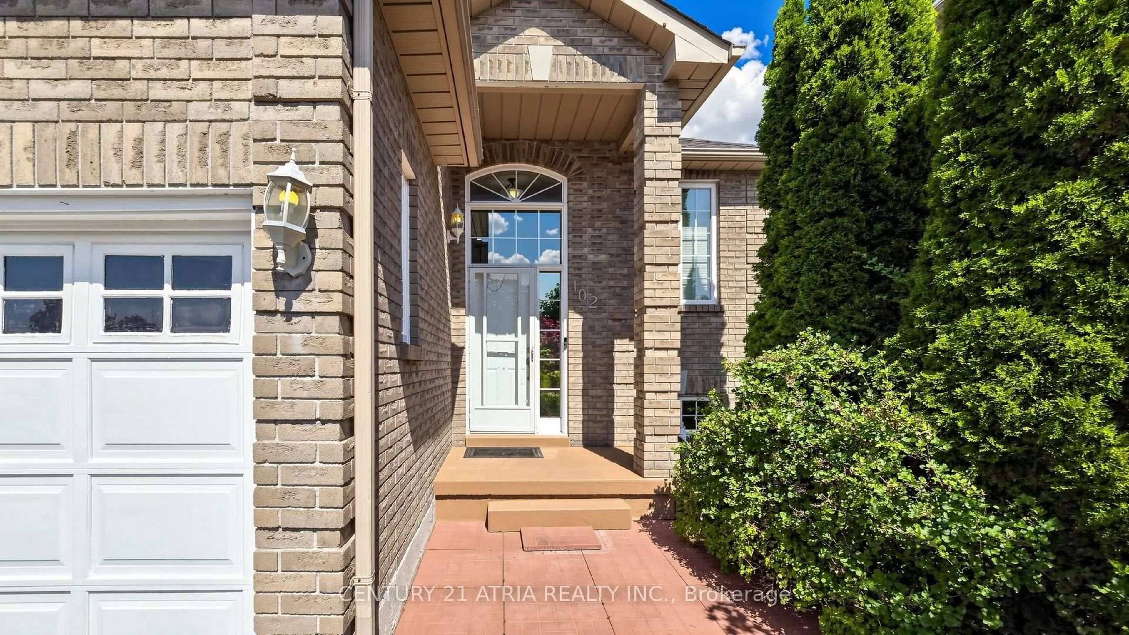 Home with brick exterior material, street for 102 Huntington Cres, Clarington Ontario L1E 3C5