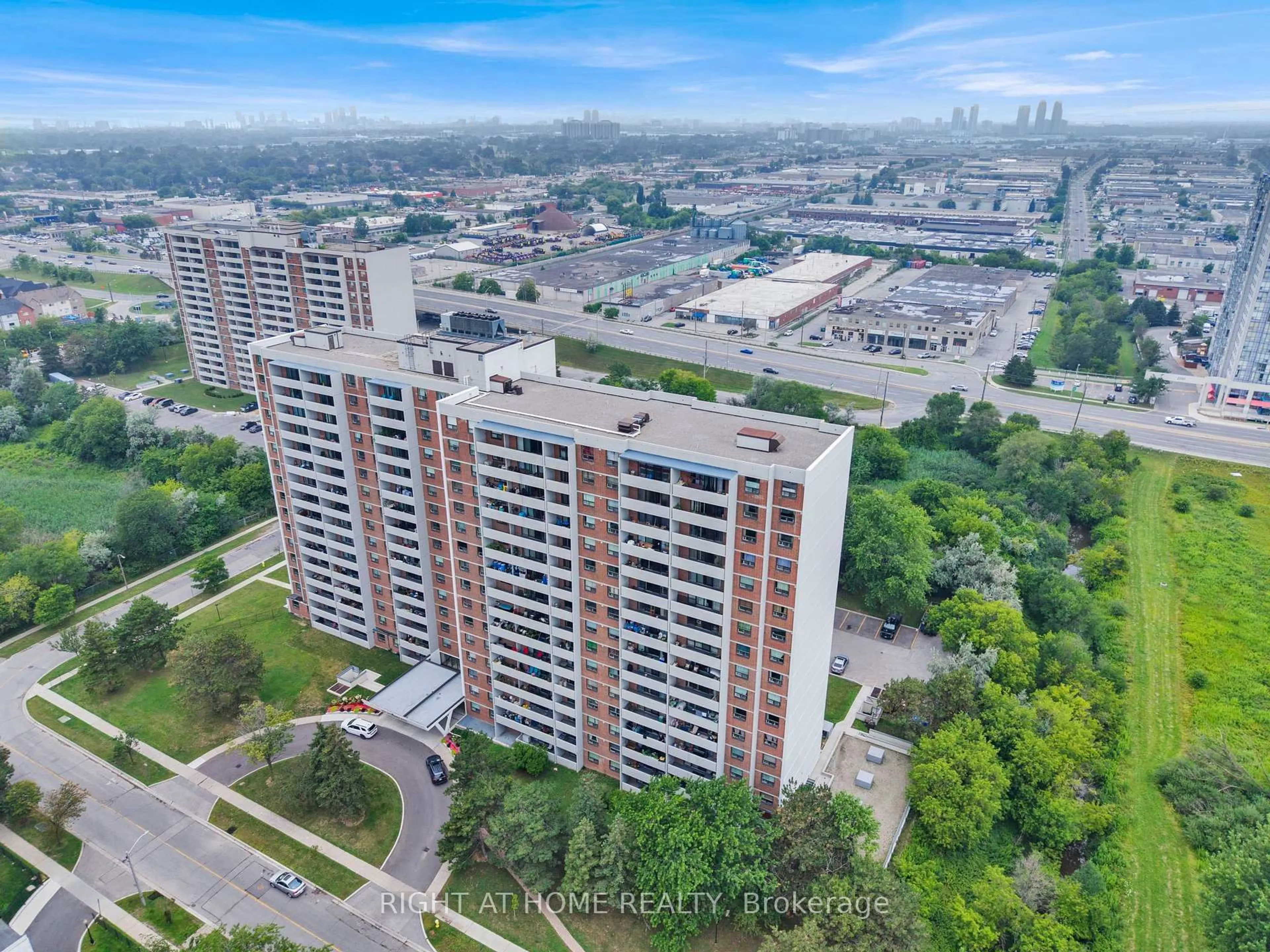 A pic from outside/outdoor area/front of a property/back of a property/a pic from drone, city buildings view from balcony for 100 Prudential Dr #1608, Toronto Ontario M1P 4V4