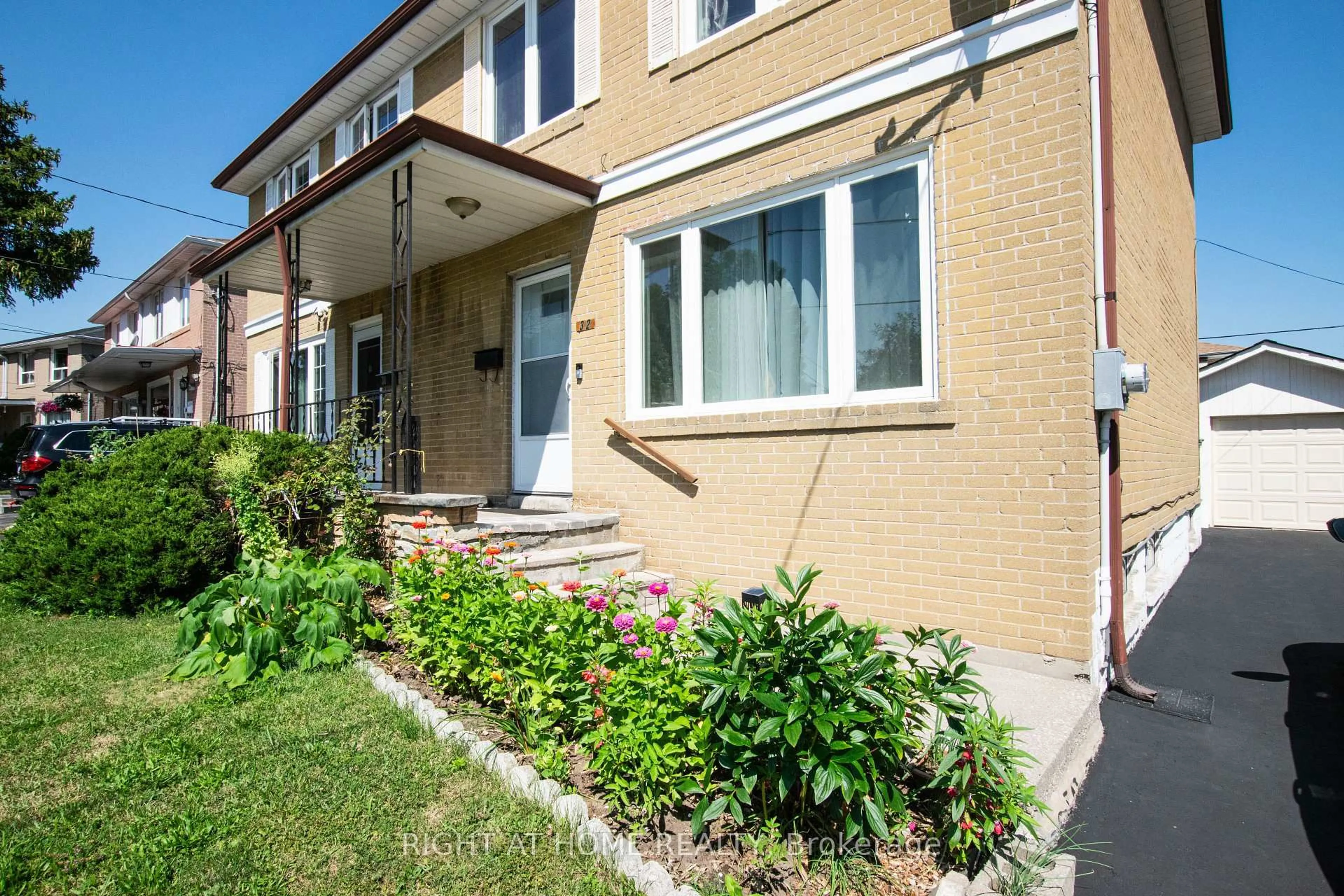Unknown for 32 Ellendale Dr, Toronto Ontario M1P 1N2
